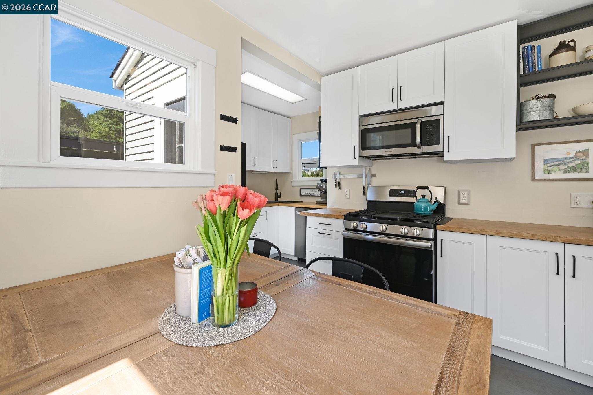 Detail Gallery Image 10 of 35 For 26 Cooke St, Crockett,  CA 94525 - 2 Beds | 1 Baths