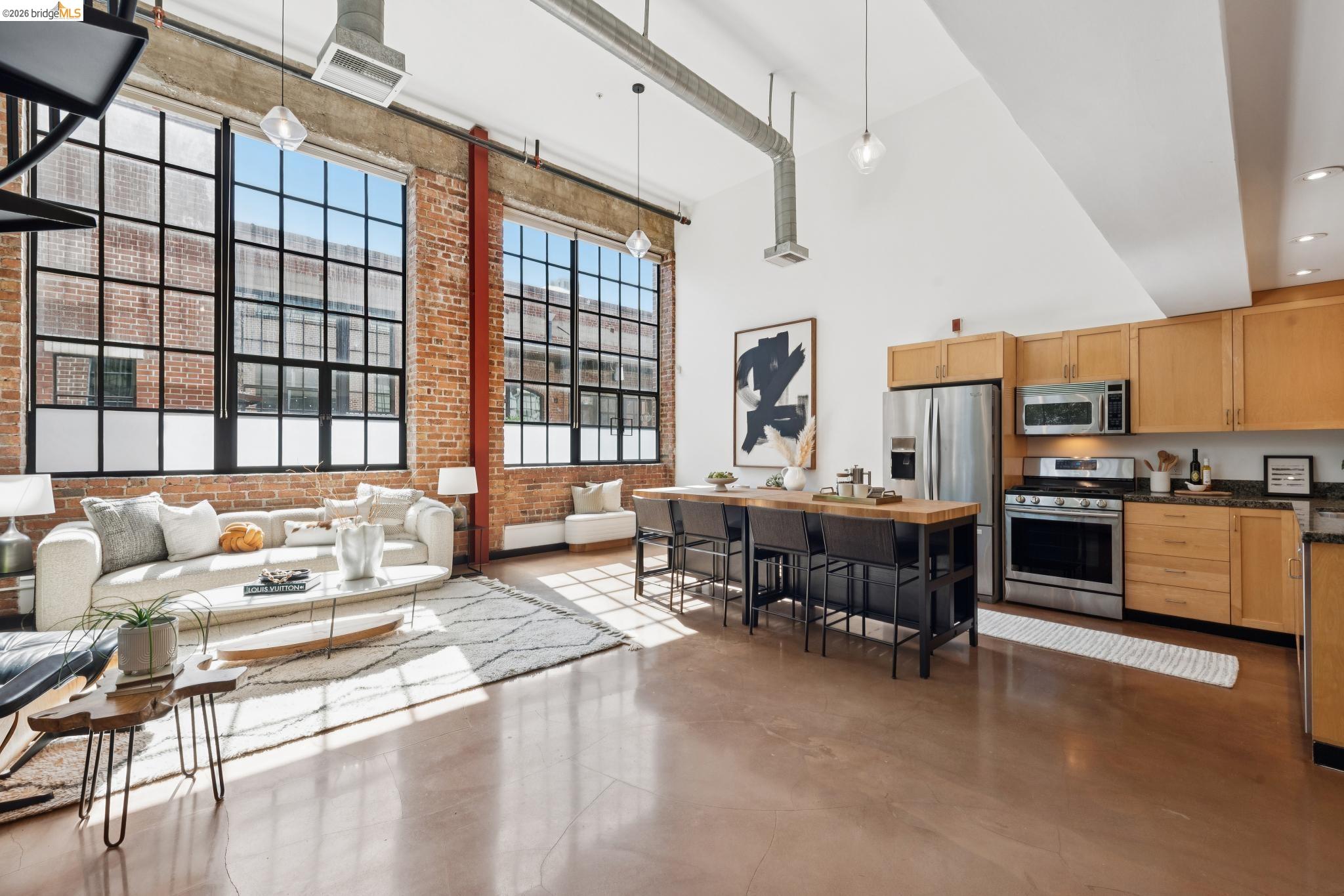 Detail Gallery Image 1 of 40 For 425 E 11th St #17,  Oakland,  CA 94606 - 1 Beds | 1 Baths