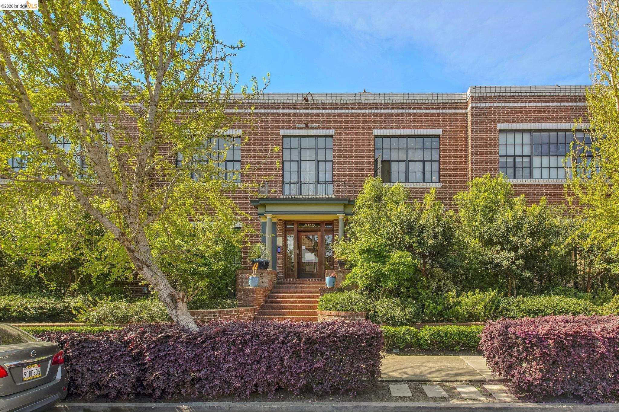 Detail Gallery Image 2 of 40 For 425 E 11th St #17,  Oakland,  CA 94606 - 1 Beds | 1 Baths