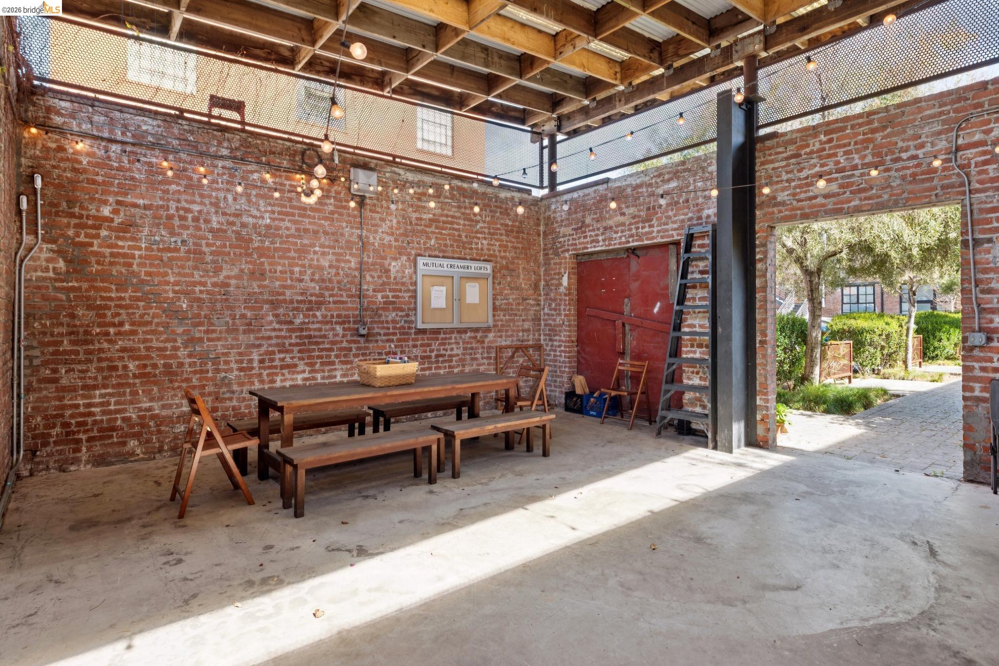 Detail Gallery Image 36 of 40 For 425 E 11th St #17,  Oakland,  CA 94606 - 1 Beds | 1 Baths