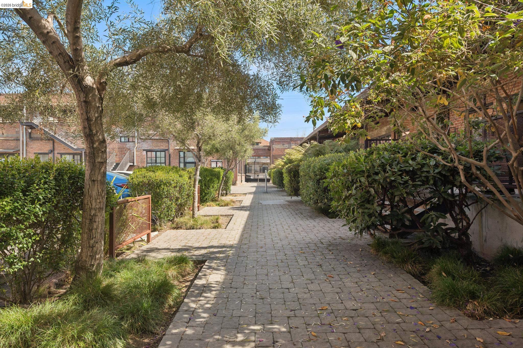 Detail Gallery Image 37 of 40 For 425 E 11th St #17,  Oakland,  CA 94606 - 1 Beds | 1 Baths