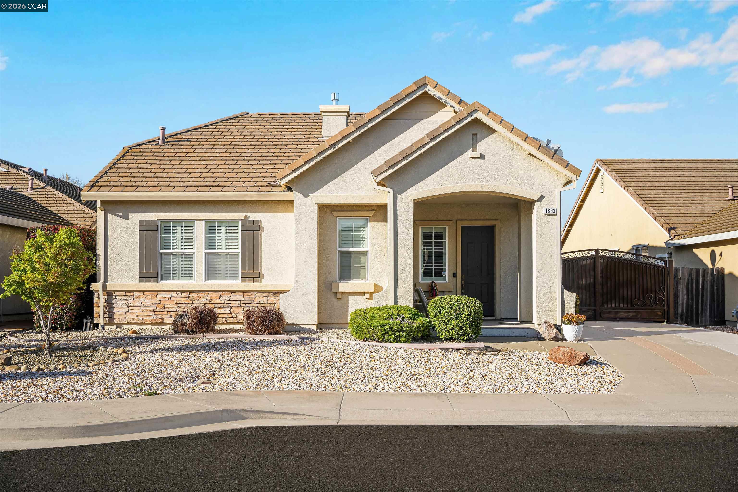 Detail Gallery Image 2 of 43 For 1633 Savannah Ln, Suisun City,  CA 94585 - 3 Beds | 2 Baths