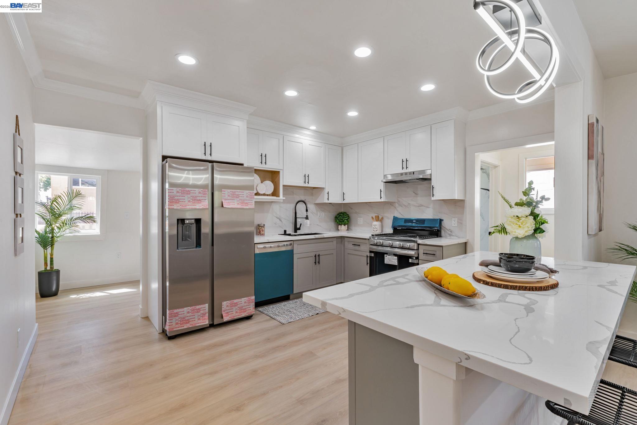 Detail Gallery Image 13 of 35 For 2720 Short St, Oakland,  CA 94619 - 2 Beds | 1 Baths