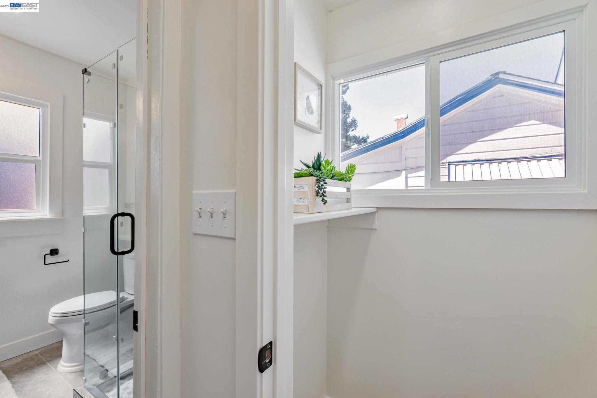Detail Gallery Image 19 of 35 For 2720 Short St, Oakland,  CA 94619 - 2 Beds | 1 Baths