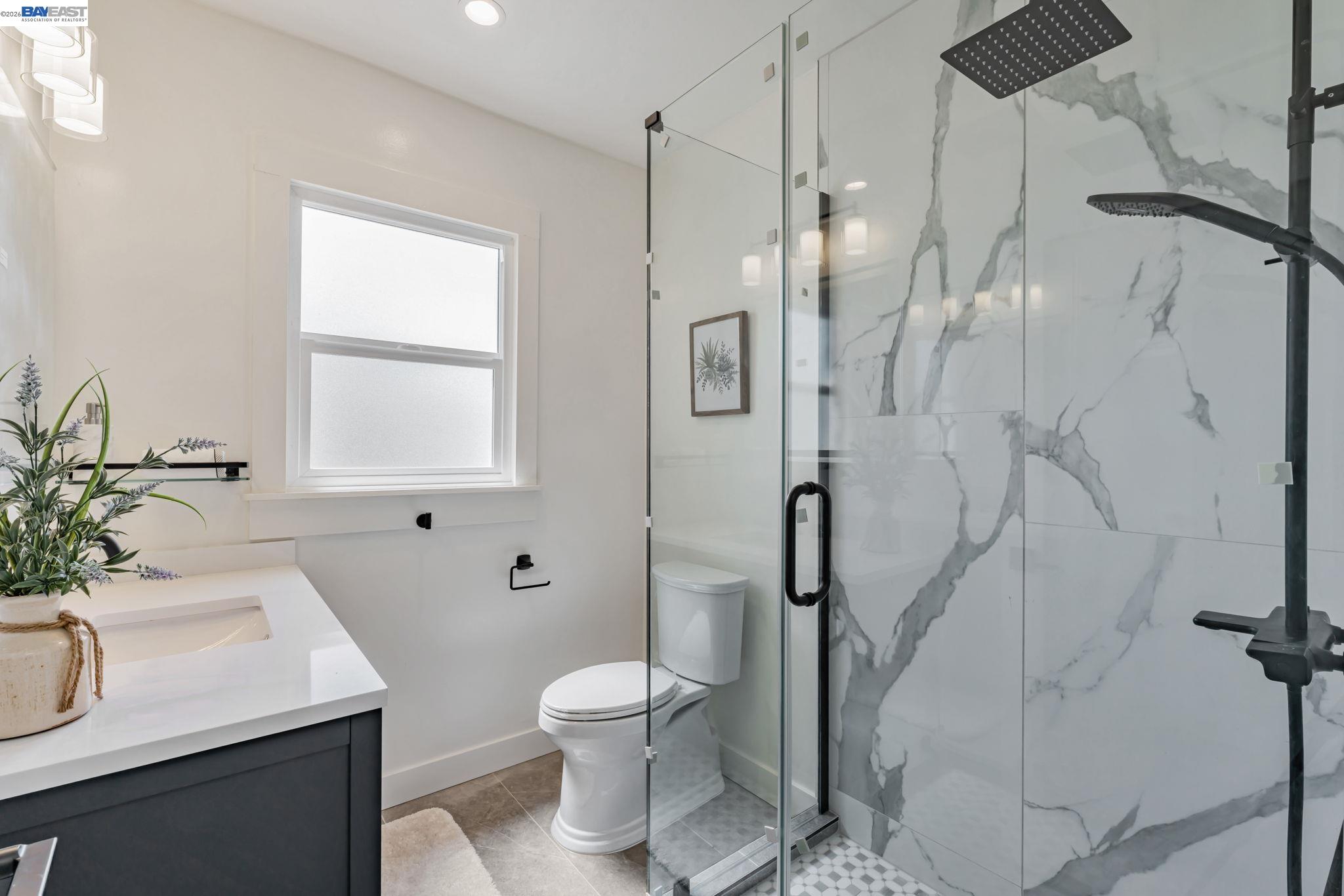 Detail Gallery Image 20 of 35 For 2720 Short St, Oakland,  CA 94619 - 2 Beds | 1 Baths