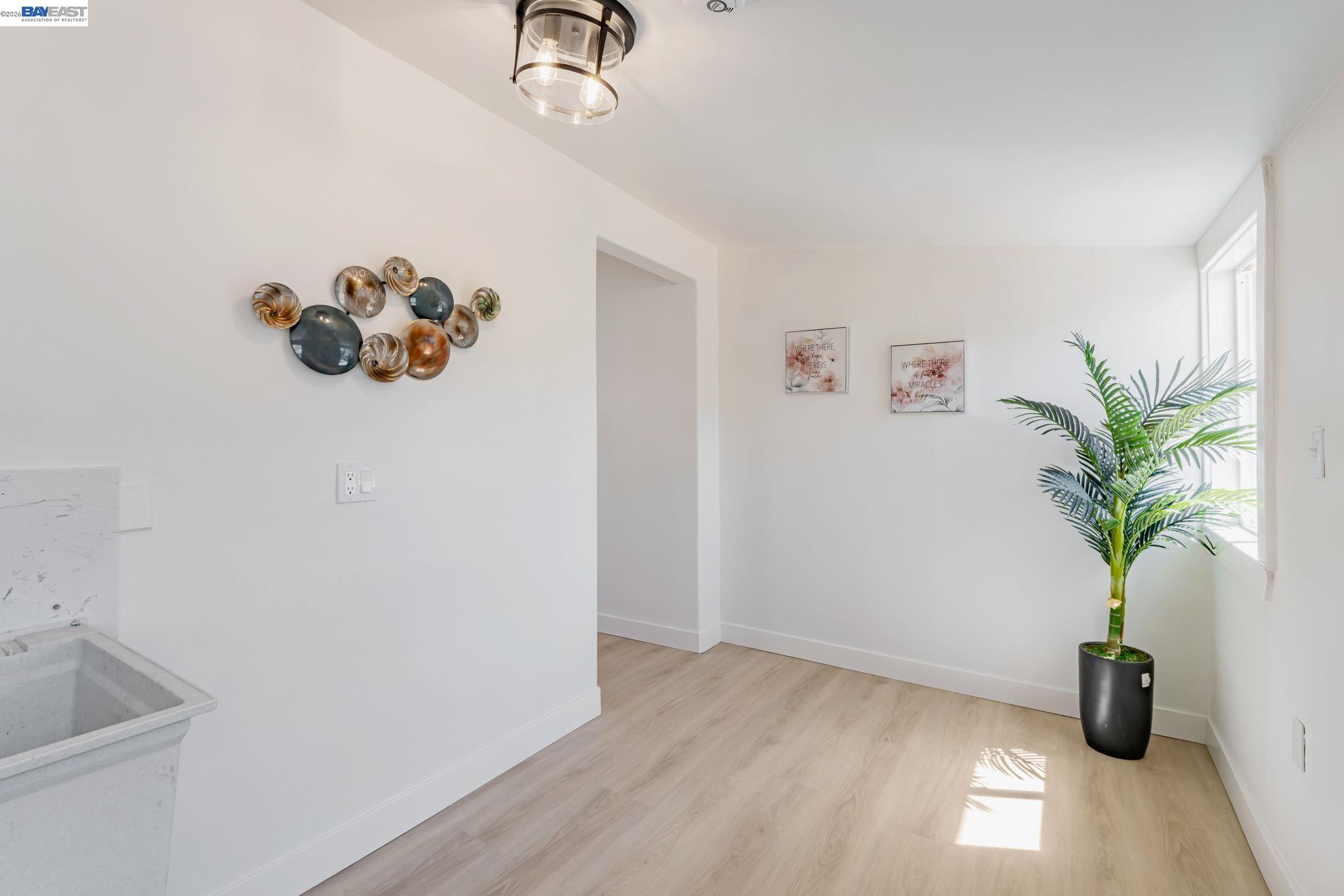 Detail Gallery Image 25 of 35 For 2720 Short St, Oakland,  CA 94619 - 2 Beds | 1 Baths