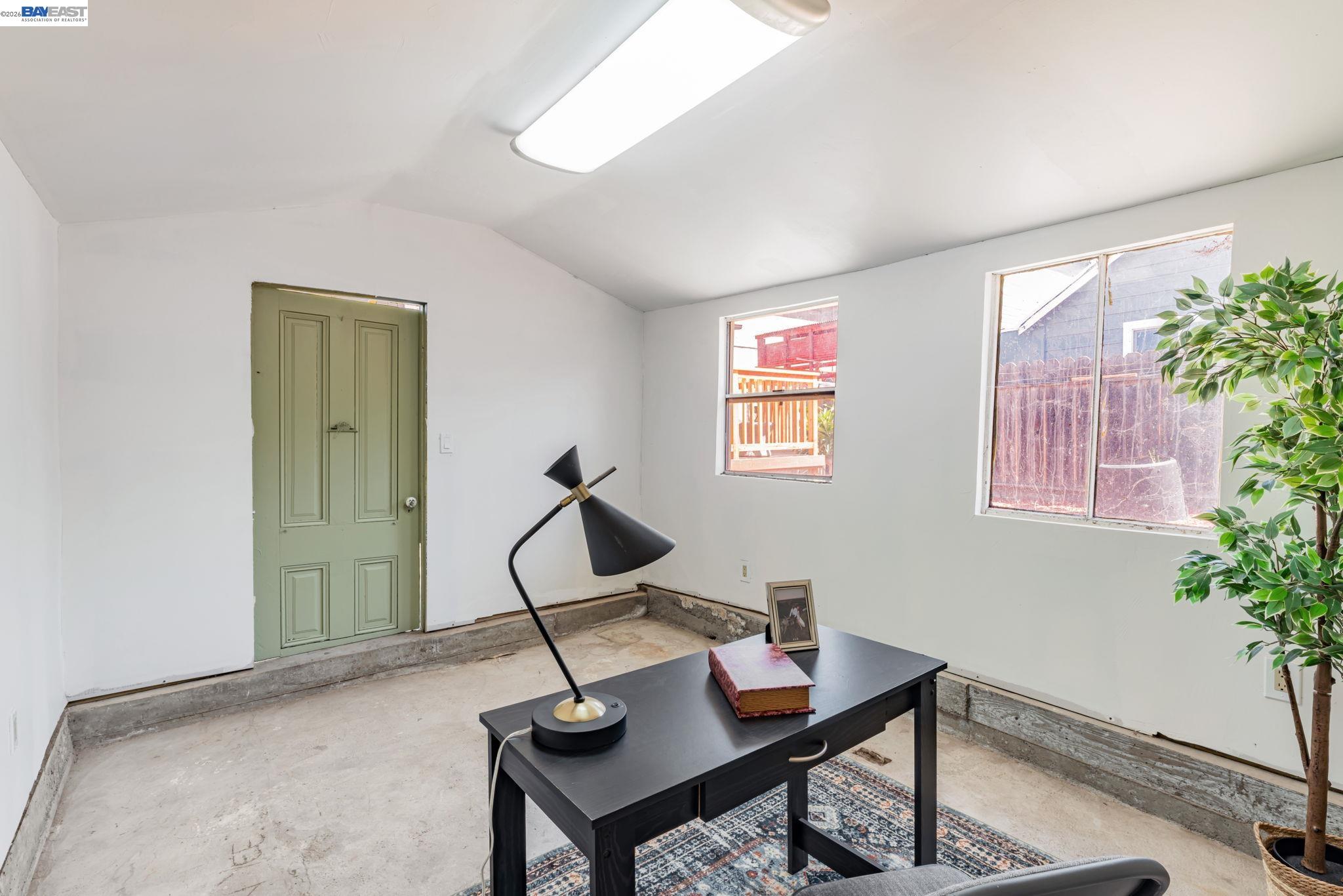 Detail Gallery Image 26 of 35 For 2720 Short St, Oakland,  CA 94619 - 2 Beds | 1 Baths