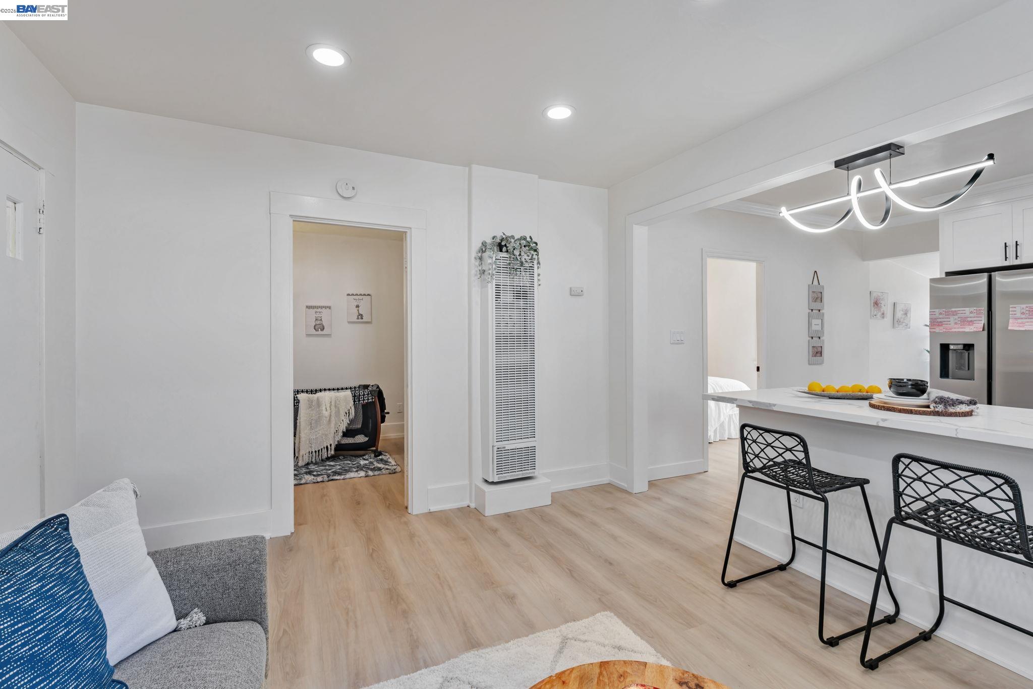 Detail Gallery Image 7 of 35 For 2720 Short St, Oakland,  CA 94619 - 2 Beds | 1 Baths