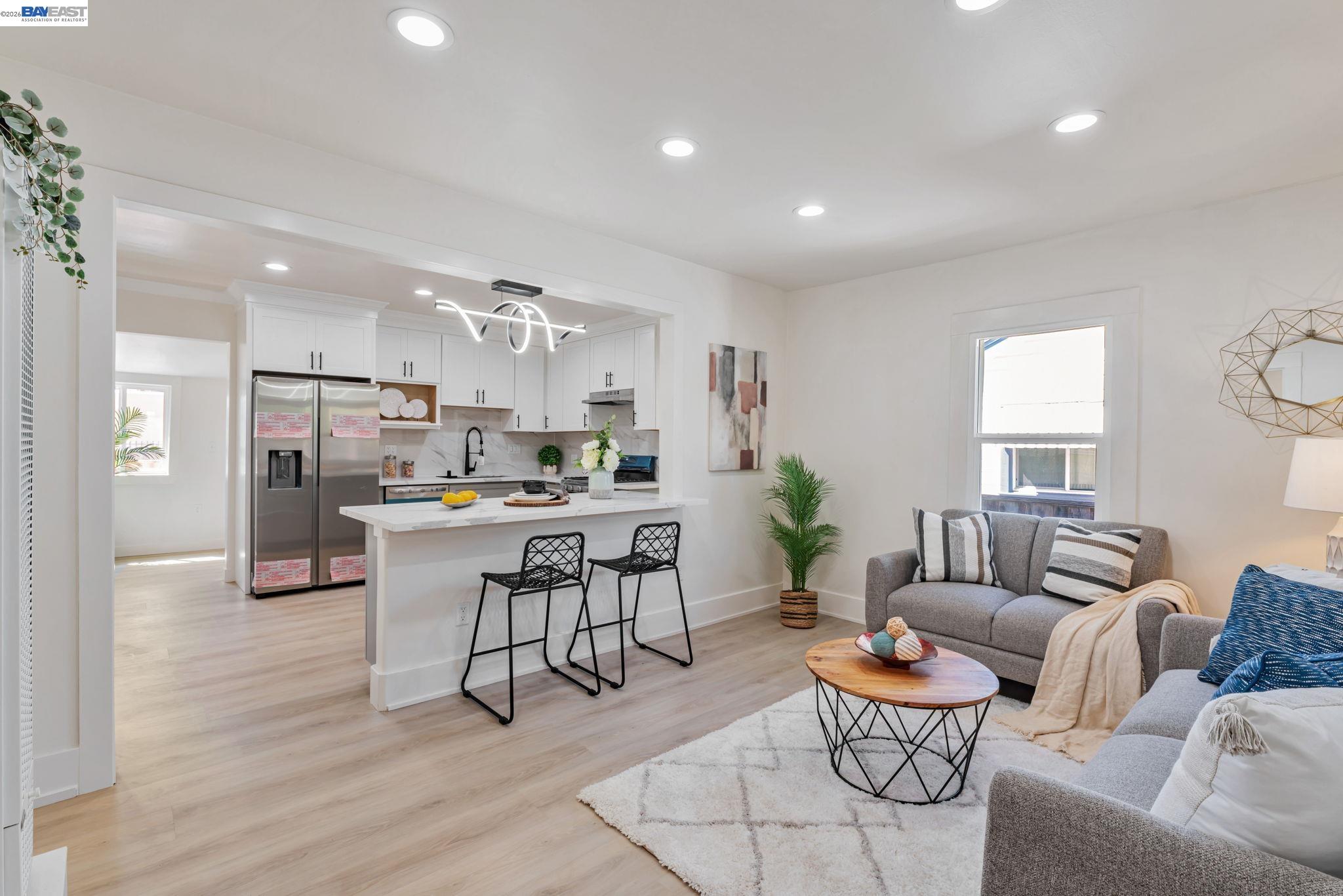 Detail Gallery Image 8 of 35 For 2720 Short St, Oakland,  CA 94619 - 2 Beds | 1 Baths