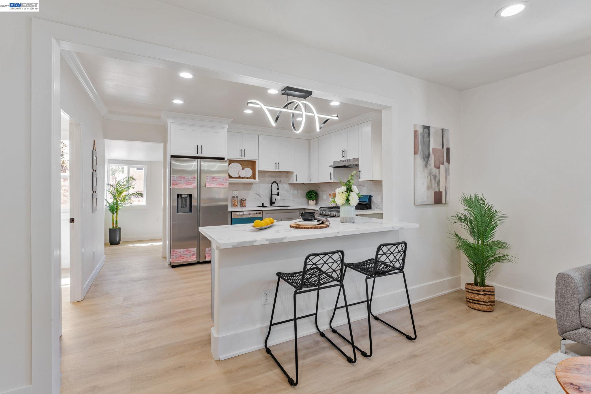 Detail Gallery Image 9 of 35 For 2720 Short St, Oakland,  CA 94619 - 2 Beds | 1 Baths