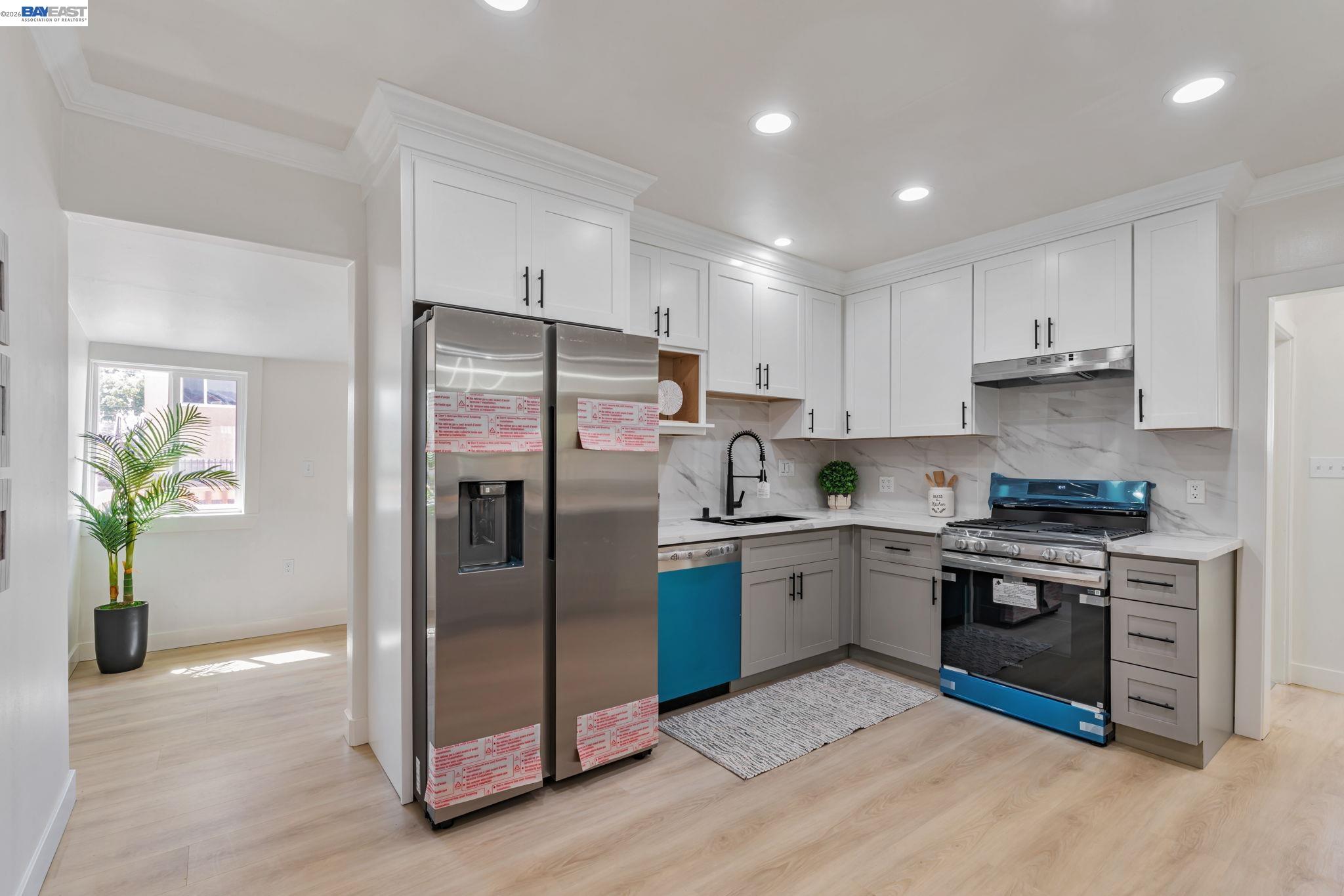 Detail Gallery Image 10 of 35 For 2720 Short St, Oakland,  CA 94619 - 2 Beds | 1 Baths