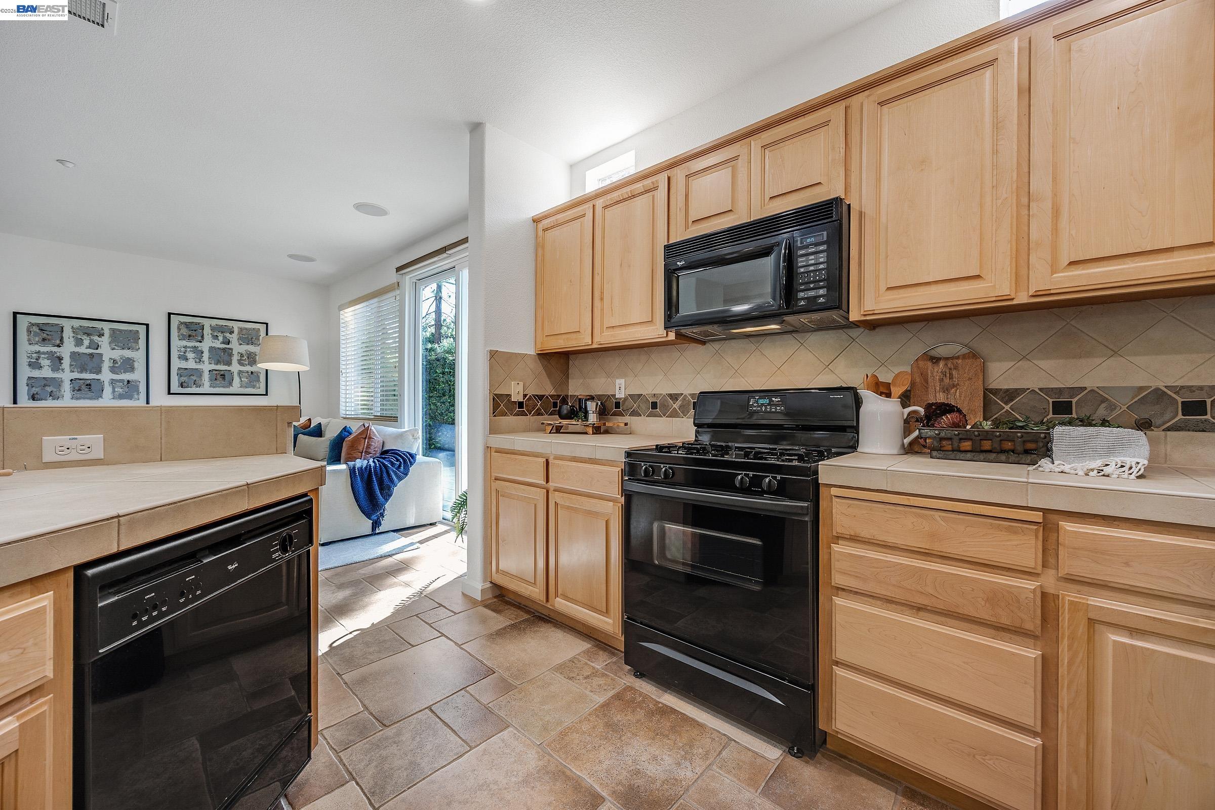 Detail Gallery Image 10 of 53 For 2492 Marshall Drive, Brentwood,  CA 94513 - 3 Beds | 2/1 Baths