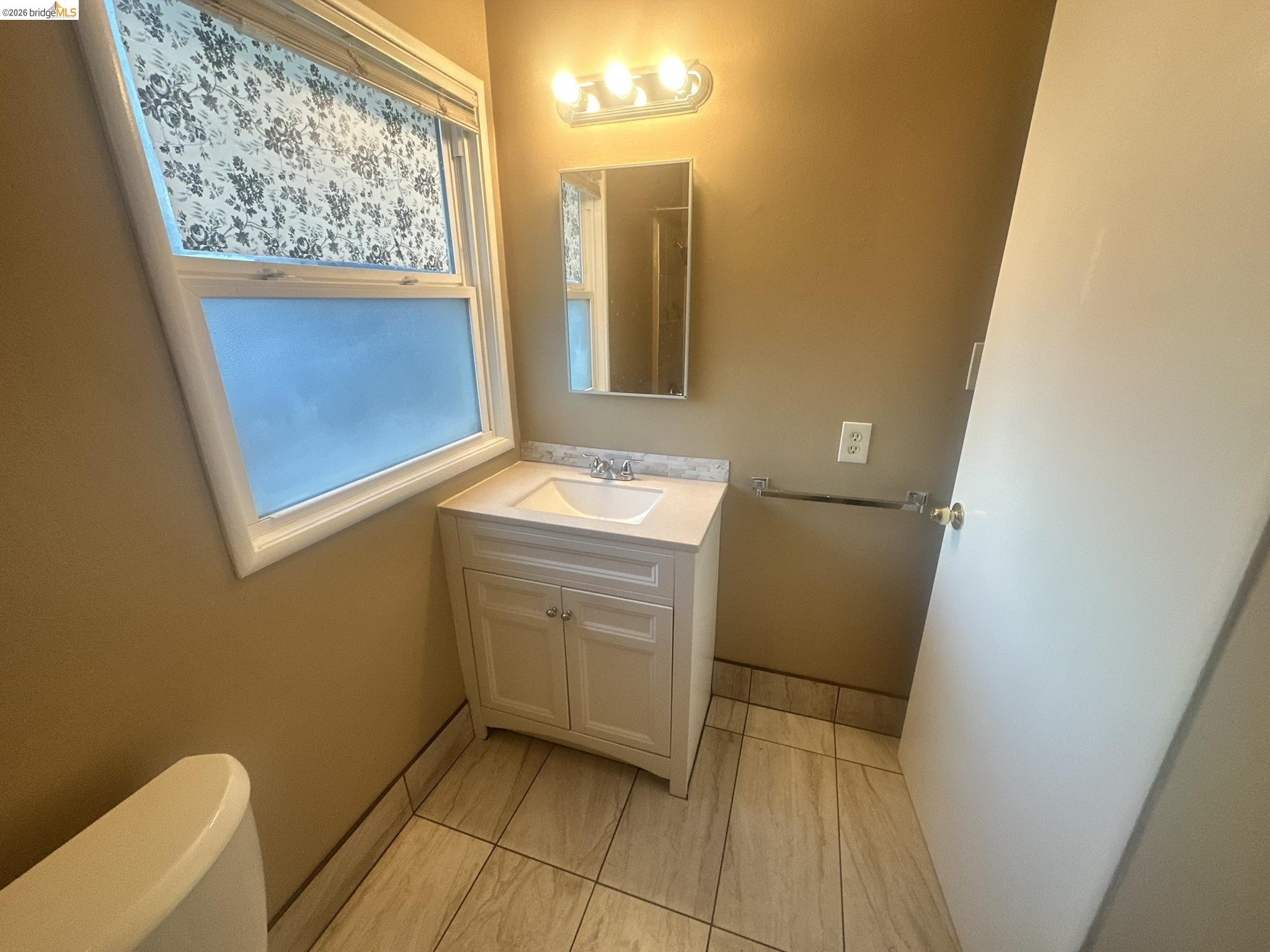 Detail Gallery Image 24 of 40 For 1075 47th St, Emeryville,  CA 94608 - – Beds | – Baths