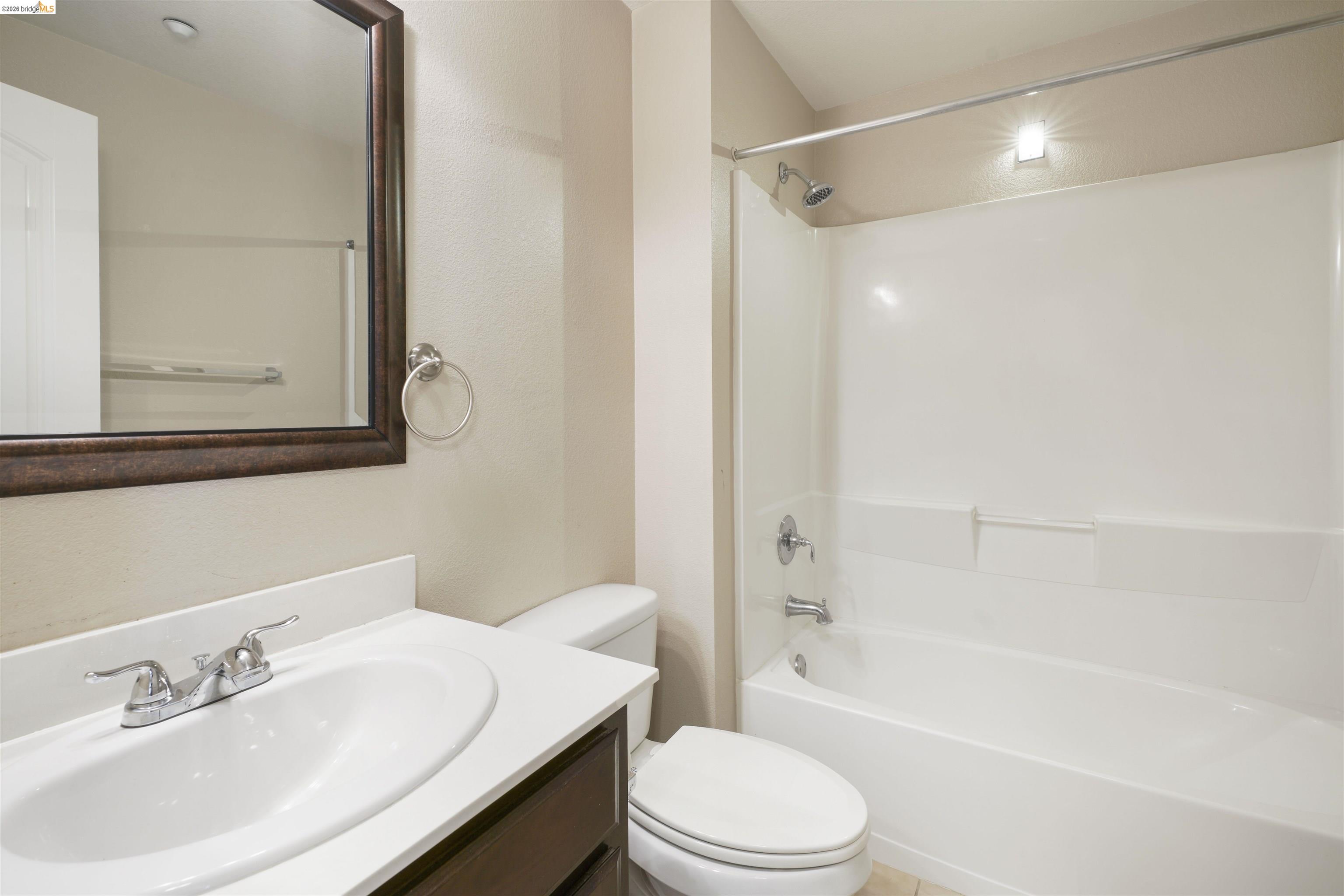 Photo #12: 41127660 Listing: Photo #12