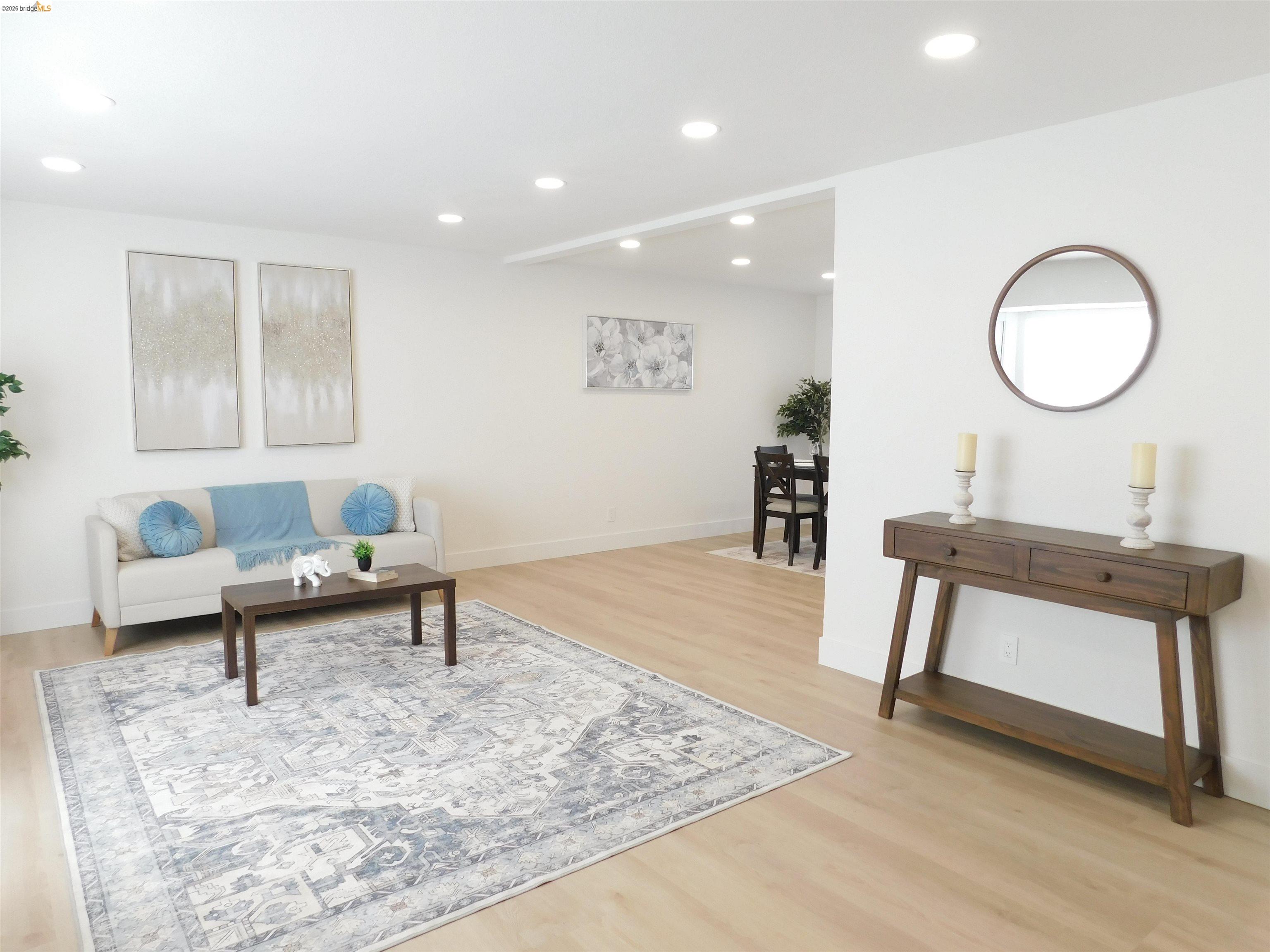 Detail Gallery Image 2 of 35 For 3042 Potrero Way, Fairfield,  CA 94534 - 5 Beds | 2/1 Baths