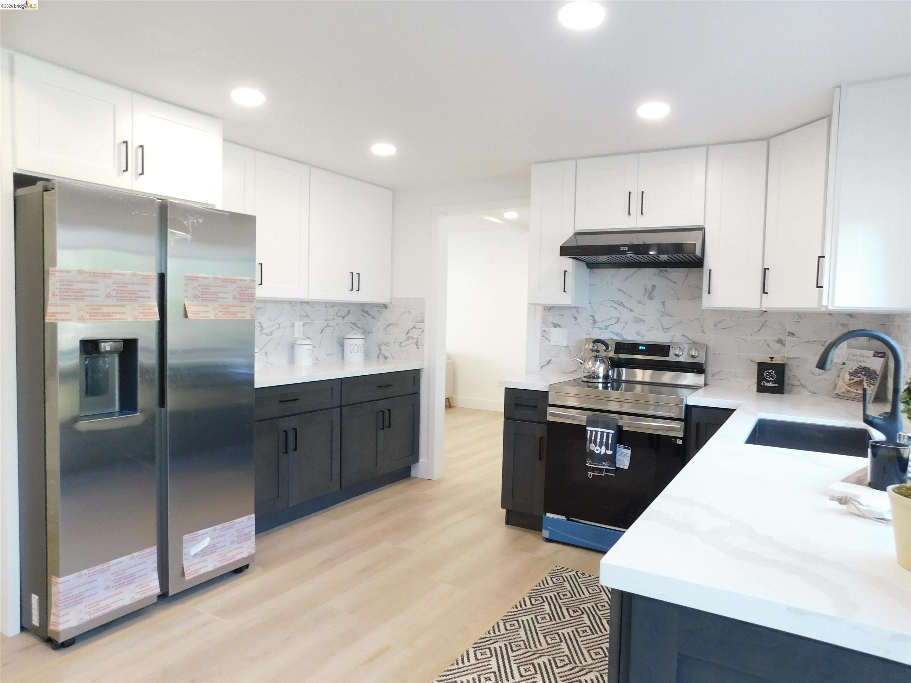 Detail Gallery Image 3 of 35 For 3042 Potrero Way, Fairfield,  CA 94534 - 5 Beds | 2/1 Baths