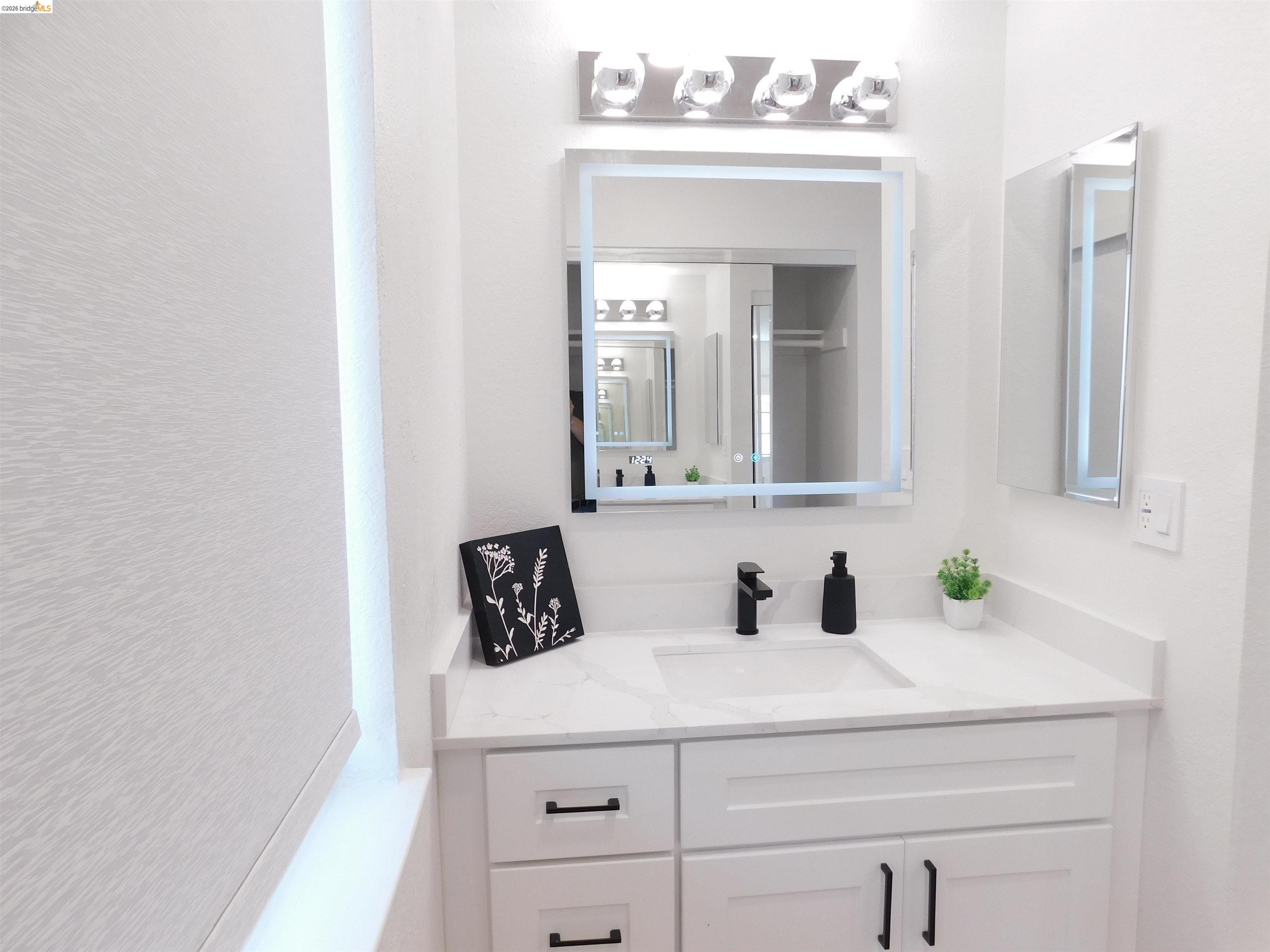 Detail Gallery Image 23 of 35 For 3042 Potrero Way, Fairfield,  CA 94534 - 5 Beds | 2/1 Baths