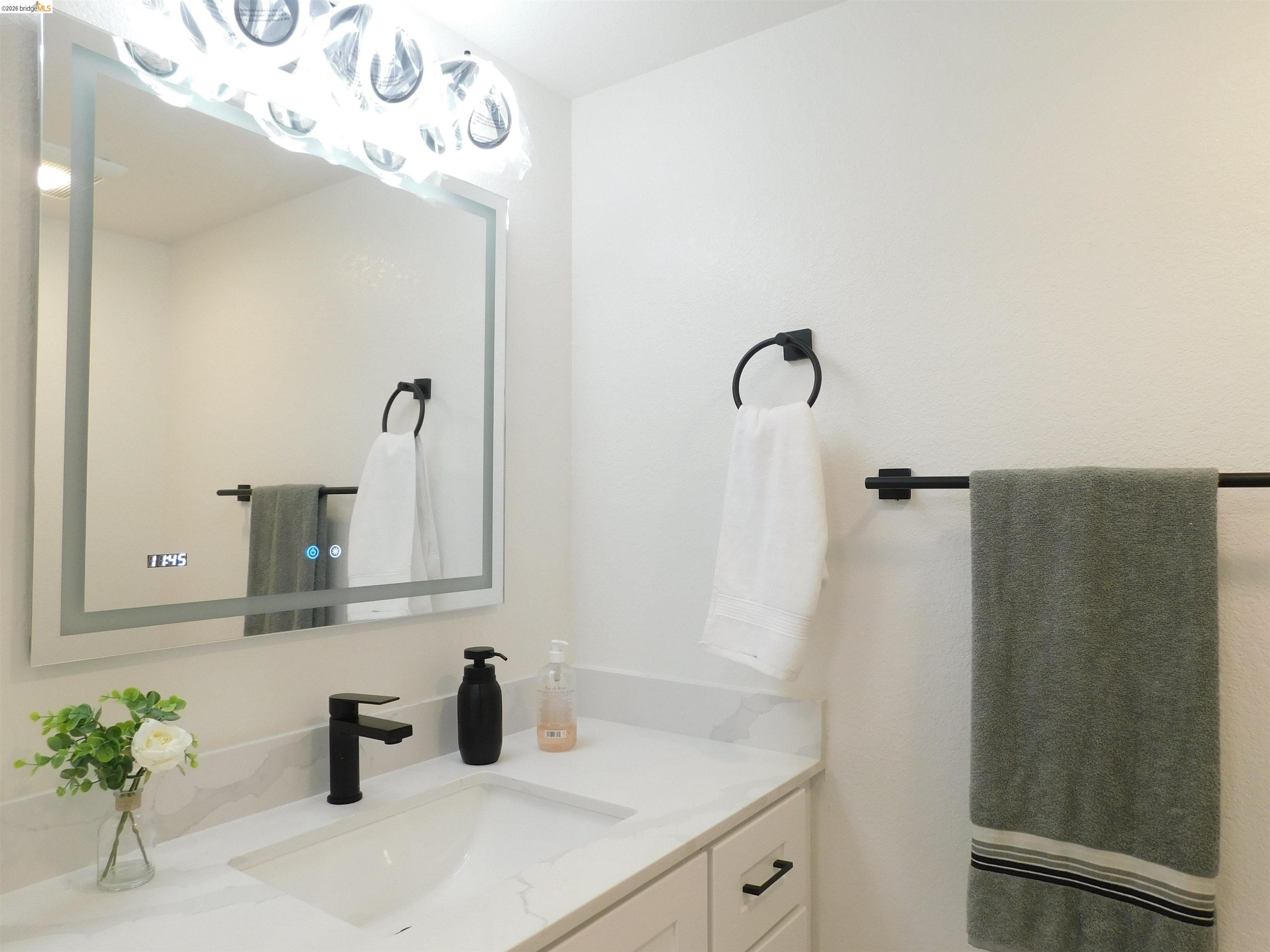 Detail Gallery Image 10 of 35 For 3042 Potrero Way, Fairfield,  CA 94534 - 5 Beds | 2/1 Baths