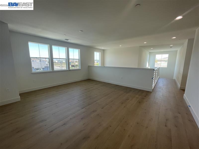 Detail Gallery Image 6 of 8 For 1596 Strathaven Place, Brentwood,  CA 94513 - 5 Beds | 4/1 Baths