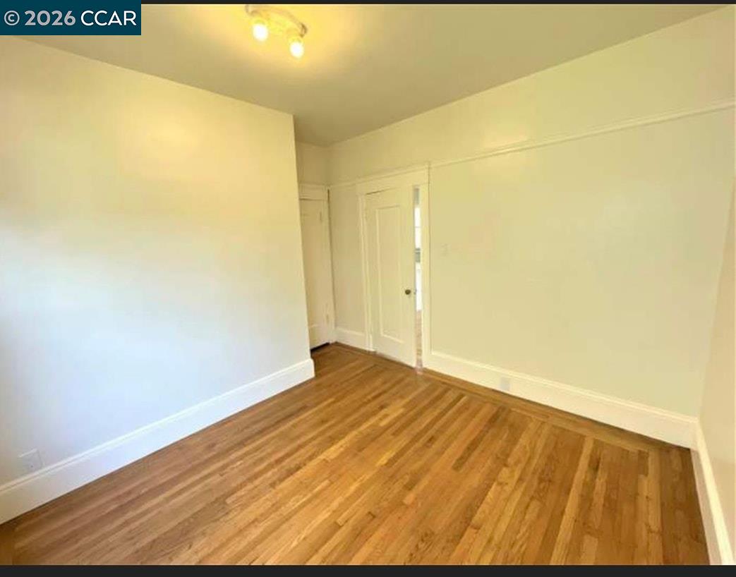 Detail Gallery Image 4 of 11 For Magnolia St, Oakland,  CA 94608 - 5 Beds | 2 Baths