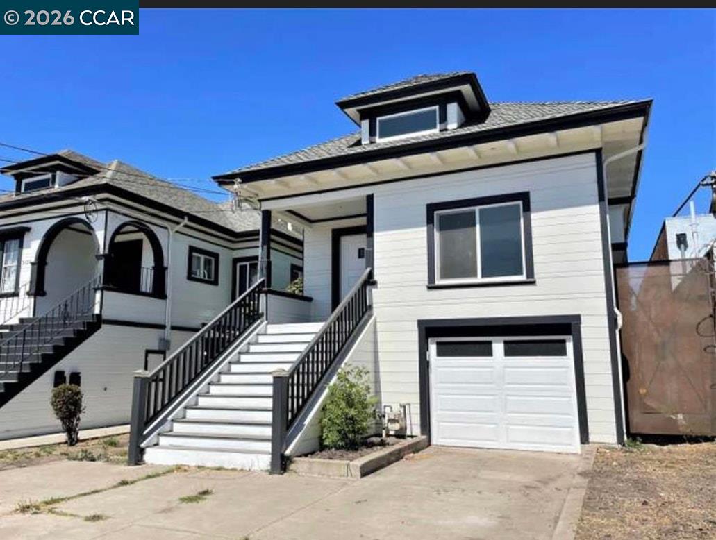 Detail Gallery Image 8 of 11 For Magnolia St, Oakland,  CA 94608 - 5 Beds | 2 Baths