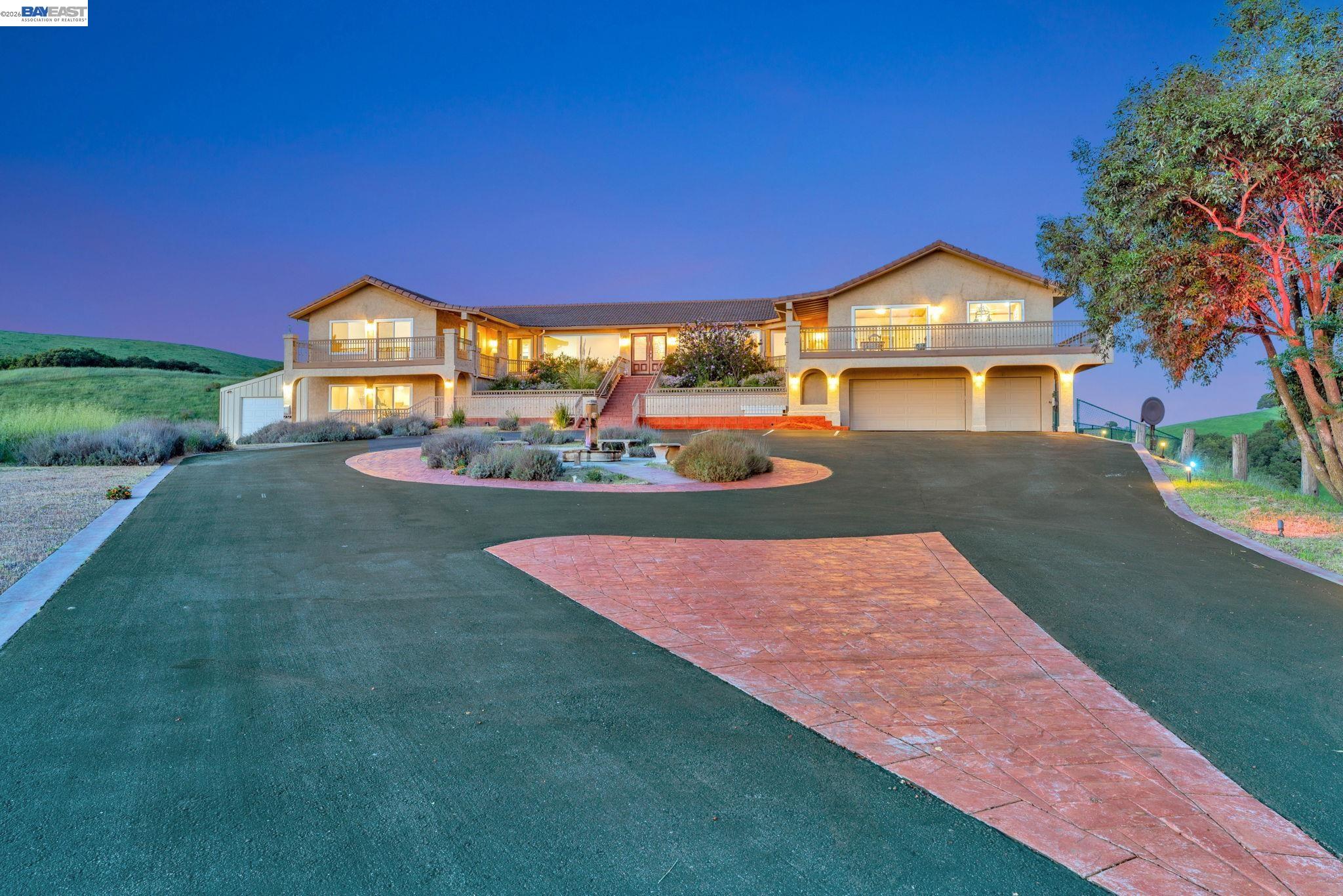 Detail Gallery Image 2 of 60 For 41794 Vargas Rd, Fremont,  CA 94539 - 5 Beds | 5/1 Baths