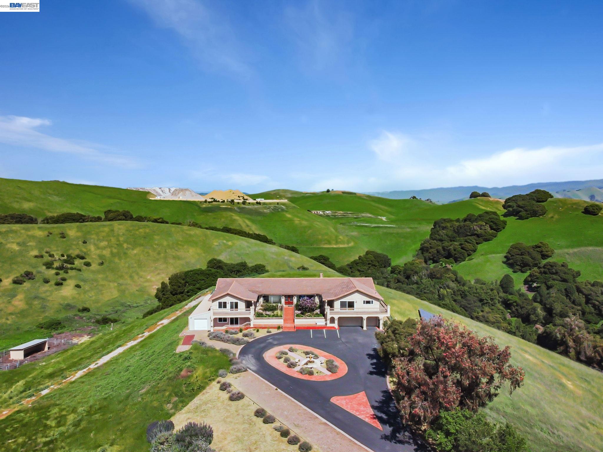 Detail Gallery Image 13 of 60 For 41794 Vargas Rd, Fremont,  CA 94539 - 5 Beds | 5/1 Baths