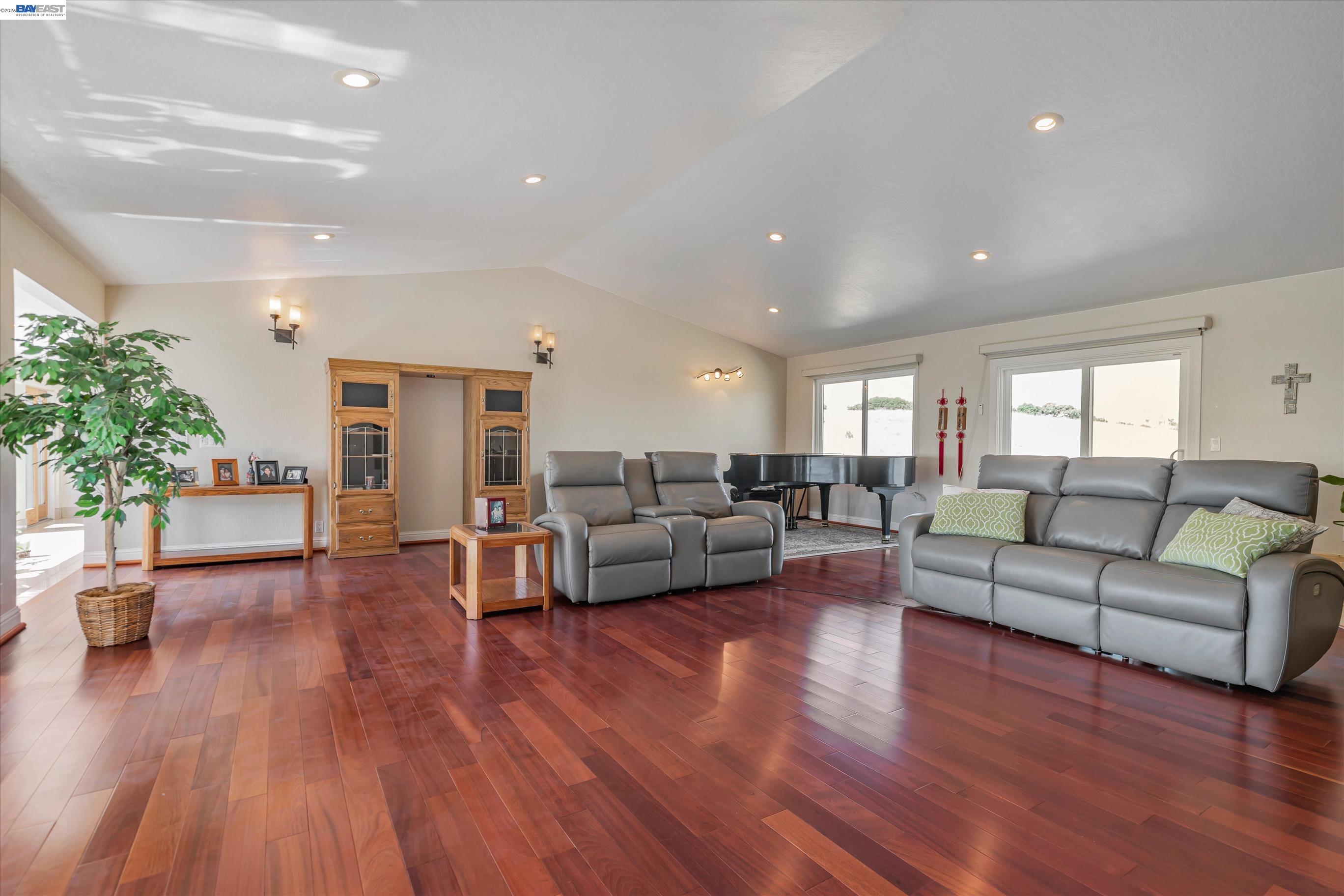 Detail Gallery Image 16 of 60 For 41794 Vargas Rd, Fremont,  CA 94539 - 5 Beds | 5/1 Baths