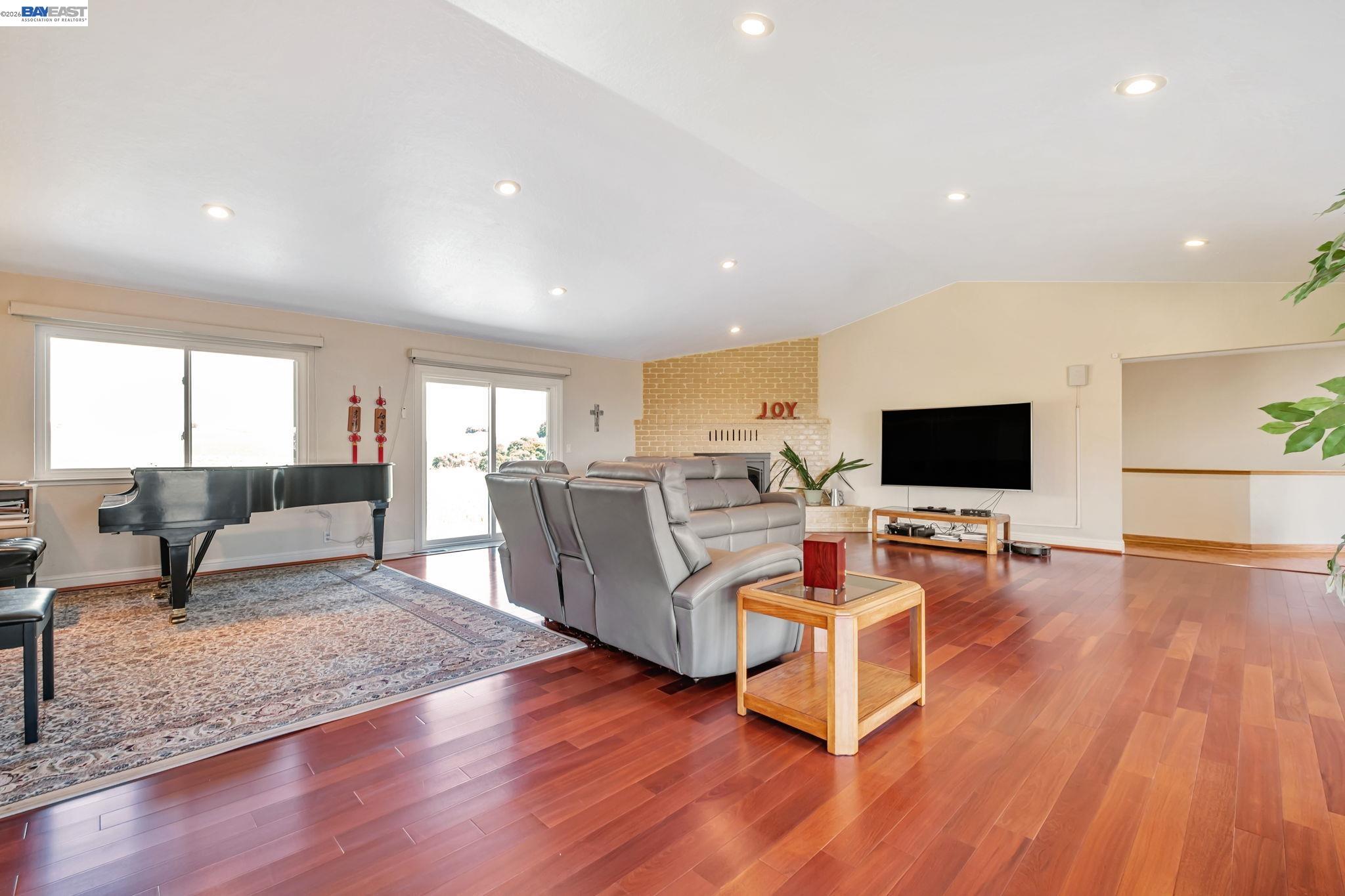 Detail Gallery Image 20 of 60 For 41794 Vargas Rd, Fremont,  CA 94539 - 5 Beds | 5/1 Baths