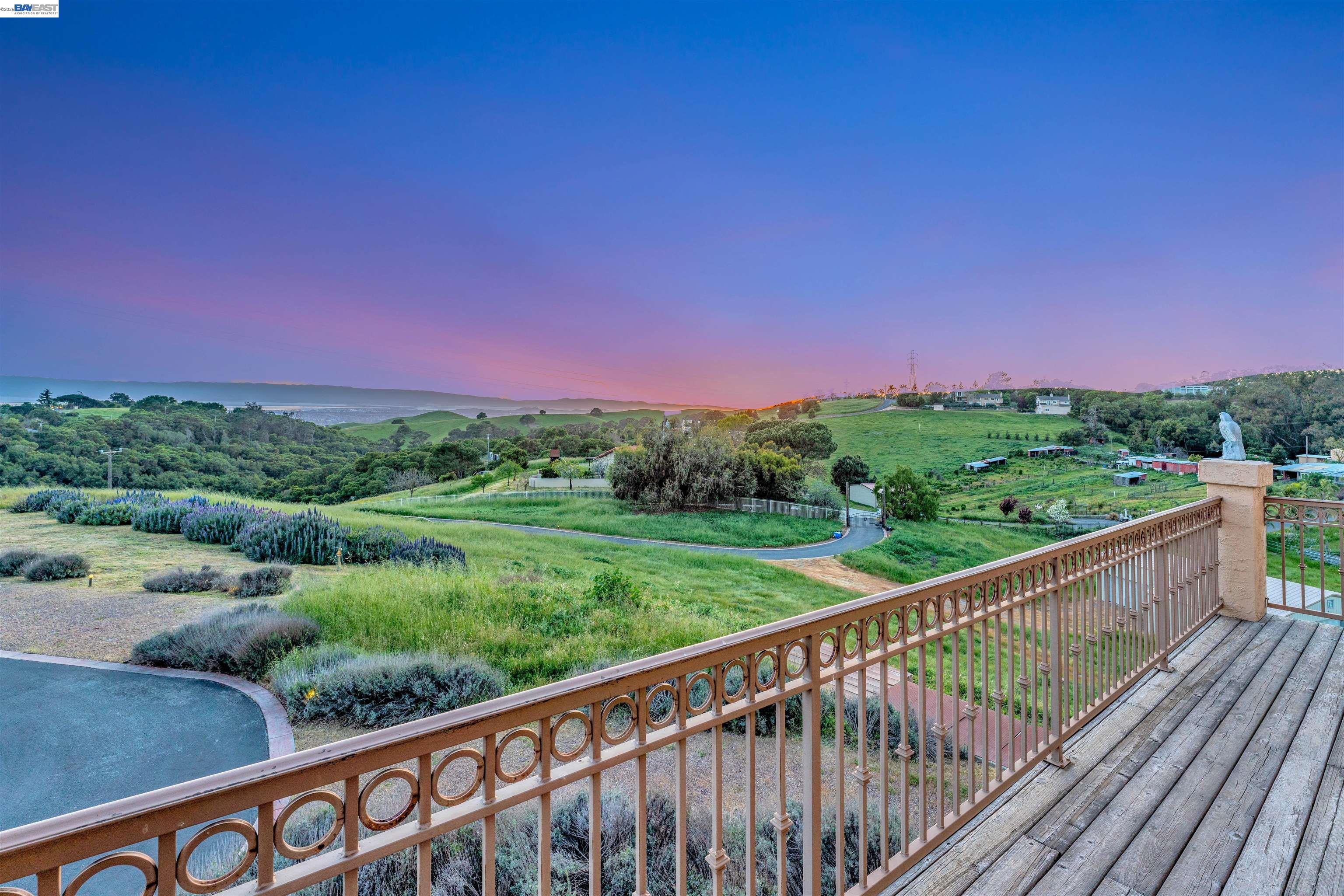 Detail Gallery Image 5 of 60 For 41794 Vargas Rd, Fremont,  CA 94539 - 5 Beds | 5/1 Baths