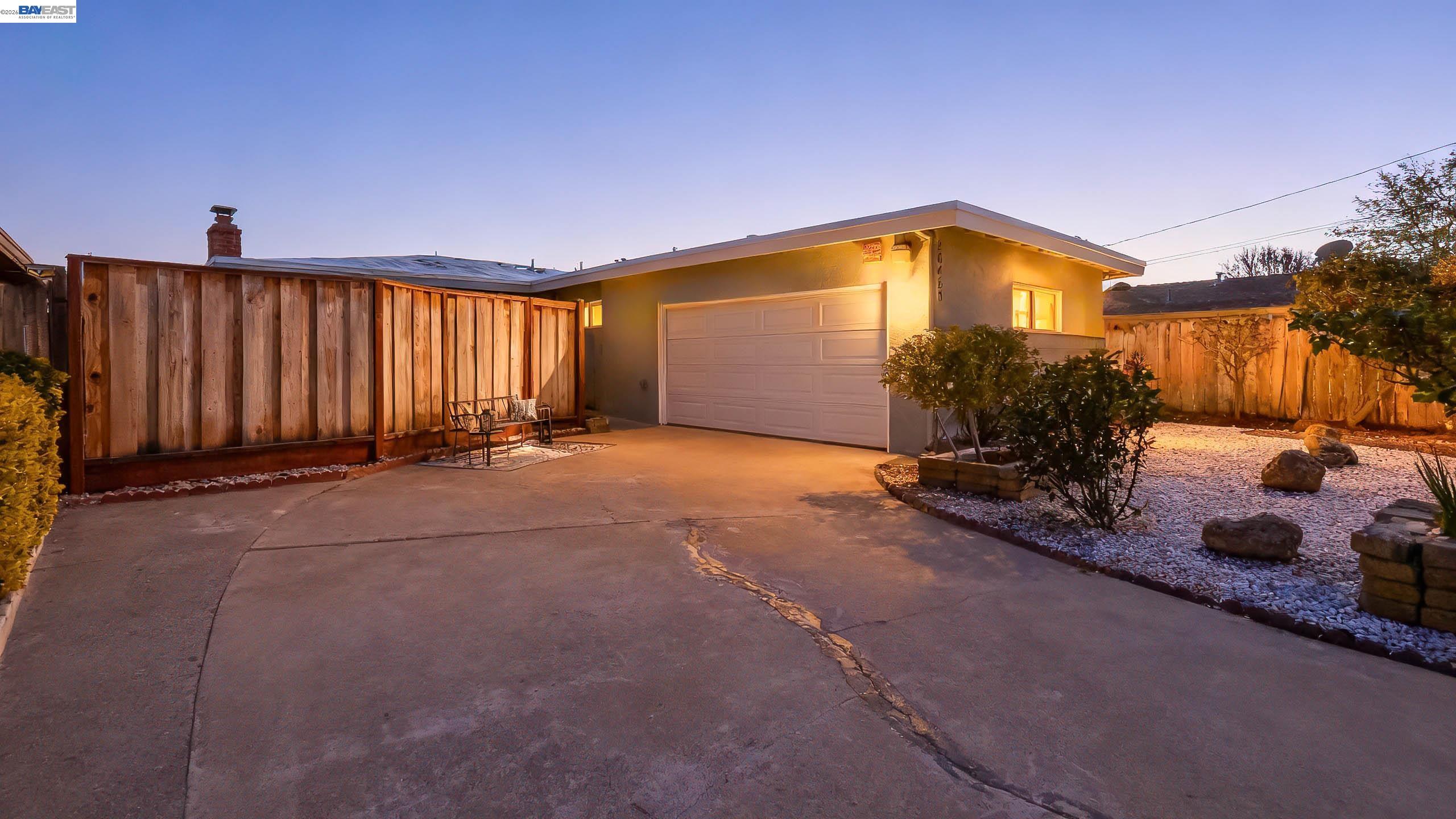 Front Image Thumbnail for BE41127669