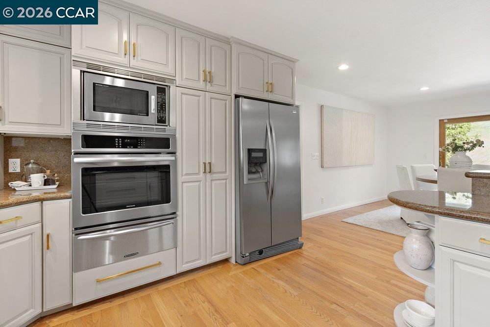 Detail Gallery Image 14 of 43 For 607 Rheem Blvd, Moraga,  CA 94556 - 3 Beds | 3 Baths