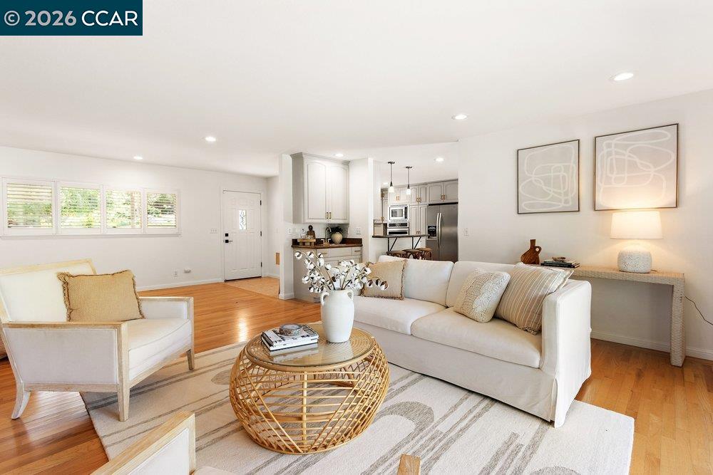 Detail Gallery Image 22 of 43 For 607 Rheem Blvd, Moraga,  CA 94556 - 3 Beds | 3 Baths