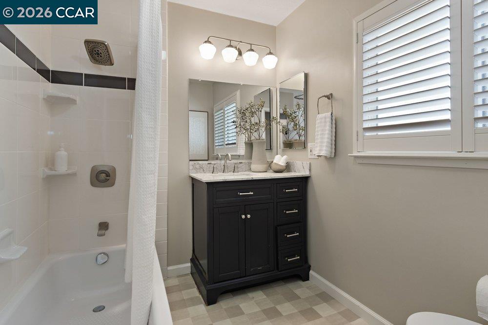 Detail Gallery Image 30 of 43 For 607 Rheem Blvd, Moraga,  CA 94556 - 3 Beds | 3 Baths