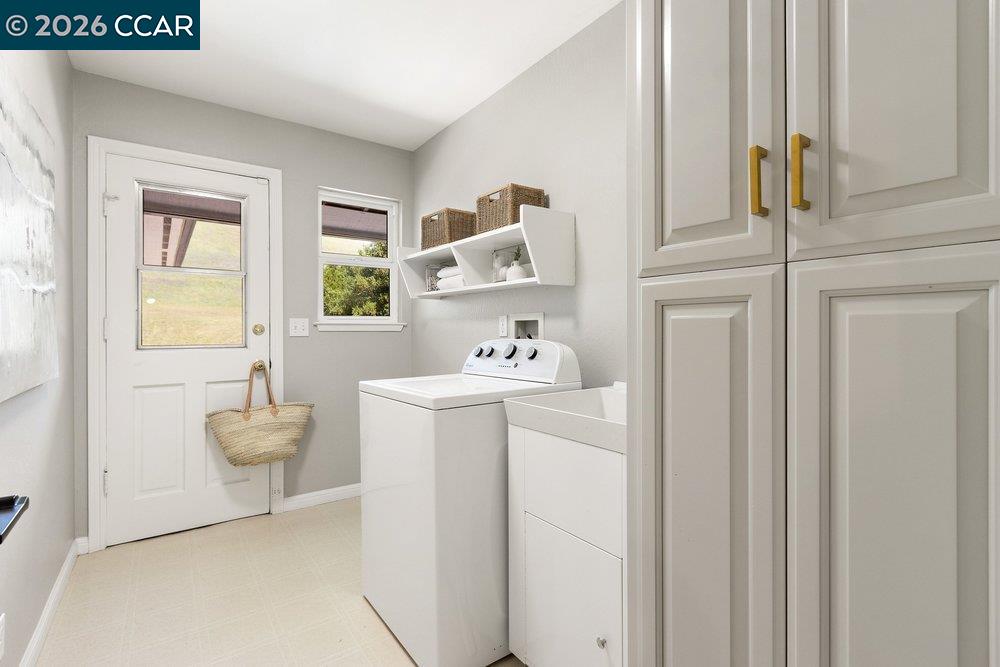 Detail Gallery Image 36 of 43 For 607 Rheem Blvd, Moraga,  CA 94556 - 3 Beds | 3 Baths