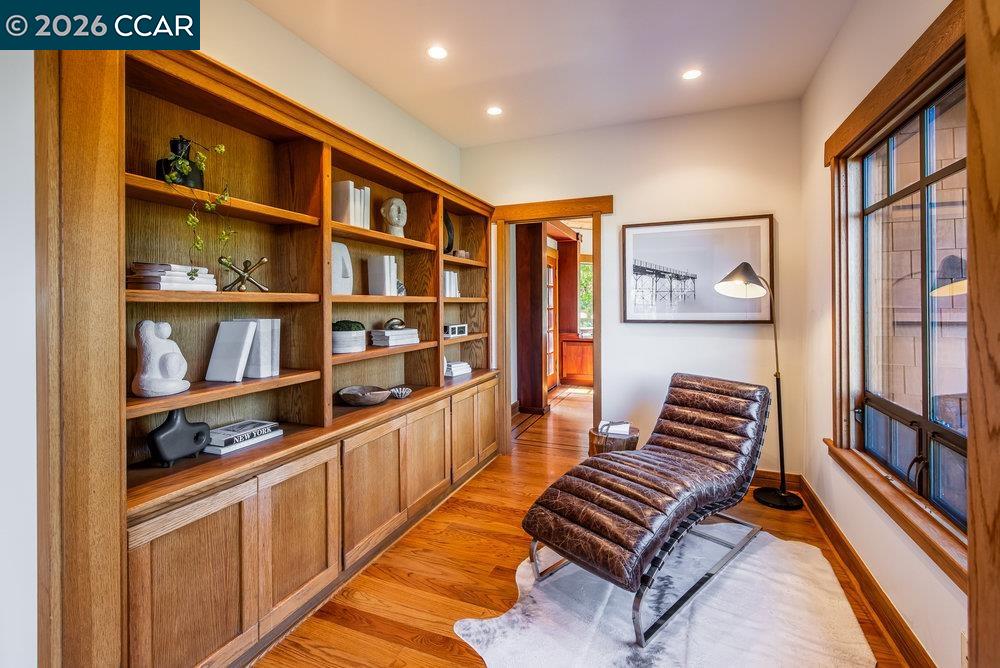 Detail Gallery Image 12 of 60 For 1 Scenic Lane, Lafayette,  CA 94549 - 4 Beds | 3 Baths