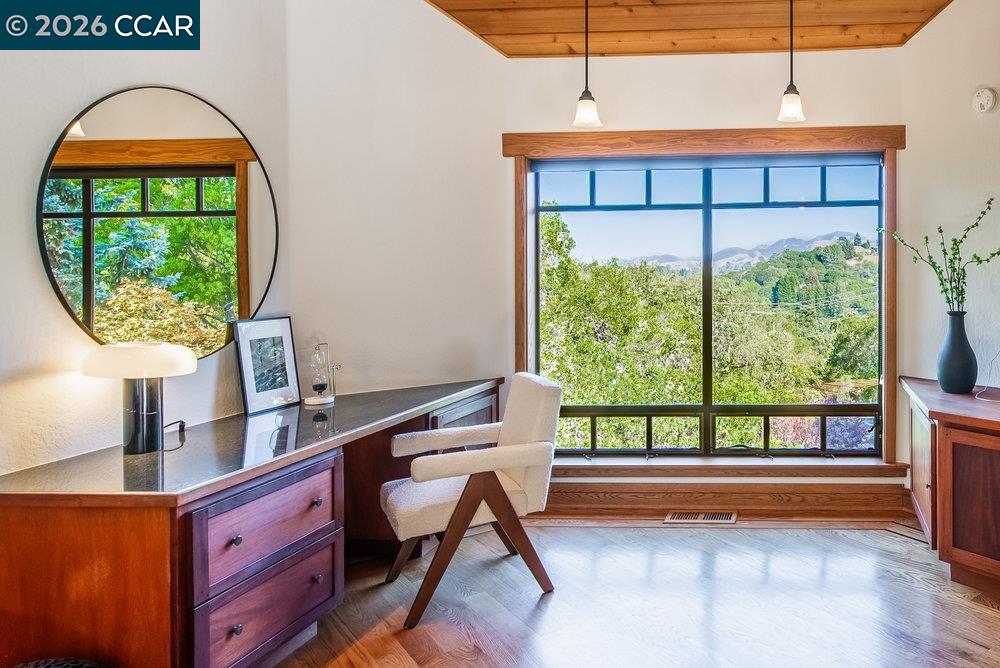 Detail Gallery Image 15 of 60 For 1 Scenic Lane, Lafayette,  CA 94549 - 4 Beds | 3 Baths