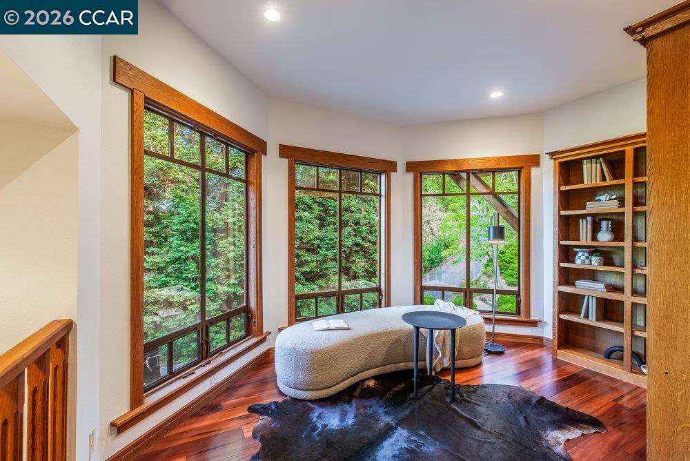 Detail Gallery Image 18 of 60 For 1 Scenic Lane, Lafayette,  CA 94549 - 4 Beds | 3 Baths