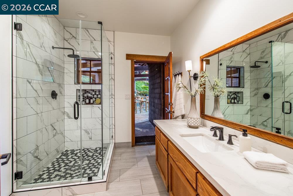 Detail Gallery Image 24 of 60 For 1 Scenic Lane, Lafayette,  CA 94549 - 4 Beds | 3 Baths