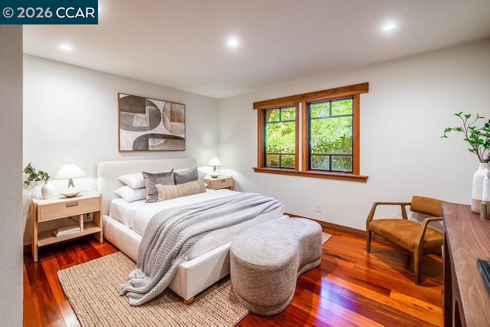 Detail Gallery Image 25 of 60 For 1 Scenic Lane, Lafayette,  CA 94549 - 4 Beds | 3 Baths