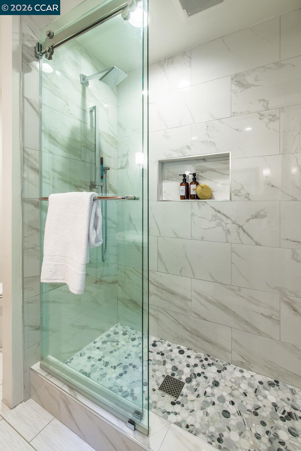 Detail Gallery Image 29 of 60 For 1 Scenic Lane, Lafayette,  CA 94549 - 4 Beds | 3 Baths