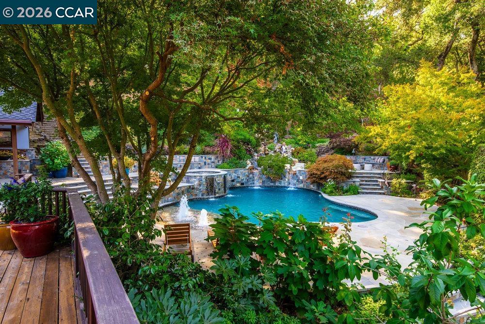 Detail Gallery Image 43 of 60 For 1 Scenic Lane, Lafayette,  CA 94549 - 4 Beds | 3 Baths