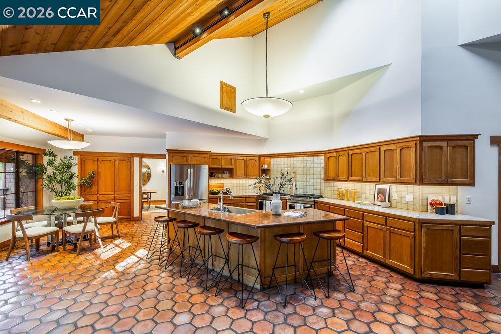 Detail Gallery Image 6 of 60 For 1 Scenic Lane, Lafayette,  CA 94549 - 4 Beds | 3 Baths