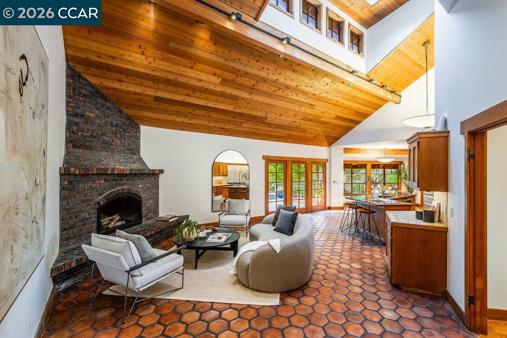 Detail Gallery Image 9 of 60 For 1 Scenic Lane, Lafayette,  CA 94549 - 4 Beds | 3 Baths