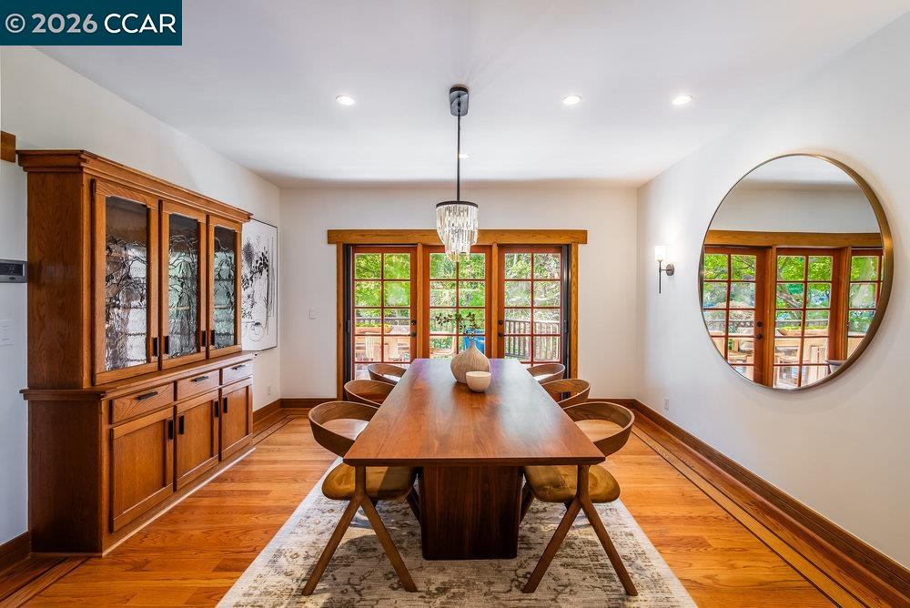 Detail Gallery Image 10 of 60 For 1 Scenic Lane, Lafayette,  CA 94549 - 4 Beds | 3 Baths