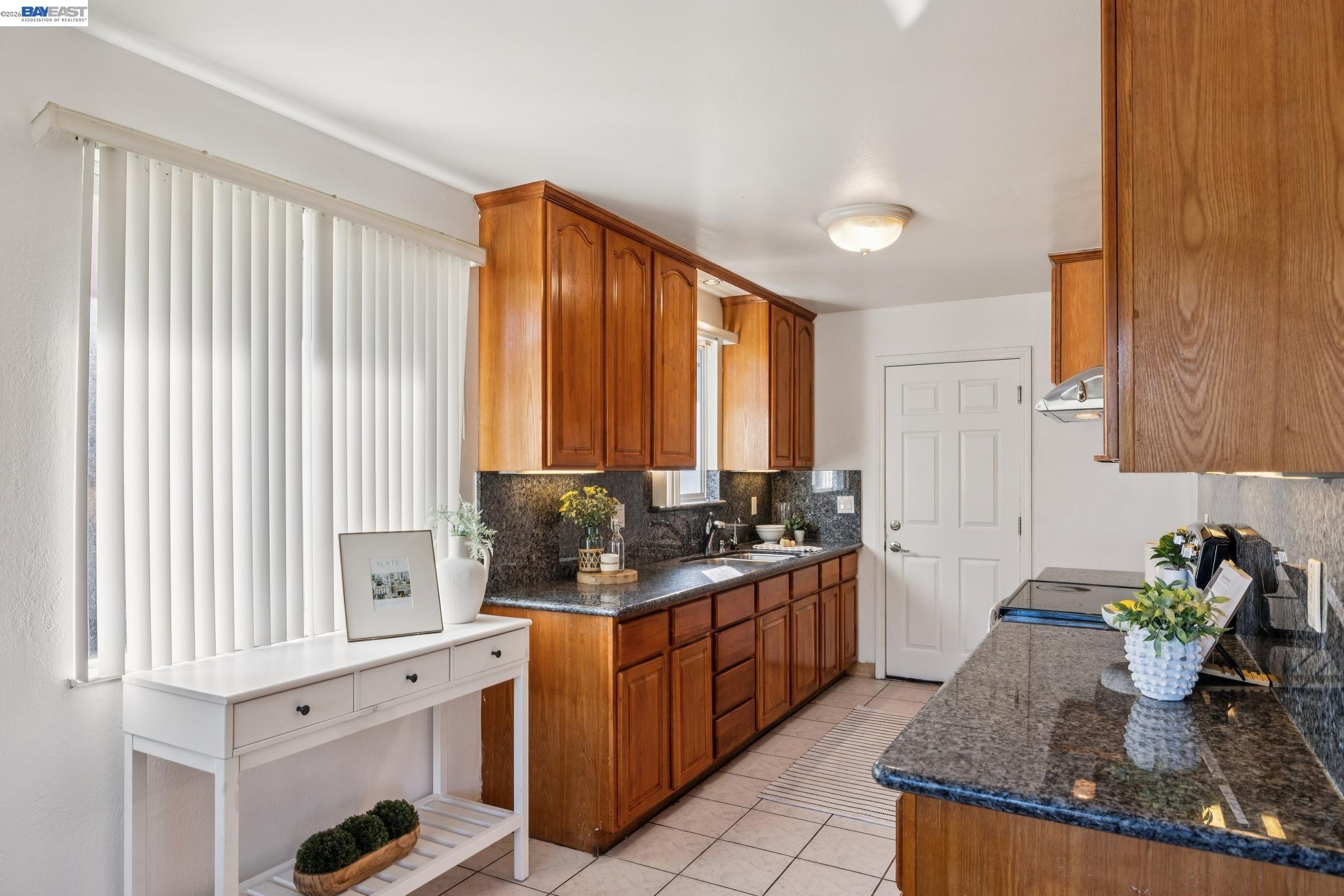 Detail Gallery Image 17 of 59 For 23719 Nevada Rd, Hayward,  CA 94541 - 3 Beds | 2 Baths