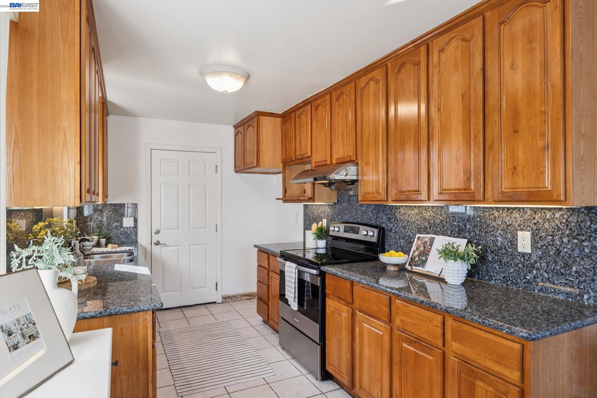 Detail Gallery Image 18 of 59 For 23719 Nevada Rd, Hayward,  CA 94541 - 3 Beds | 2 Baths