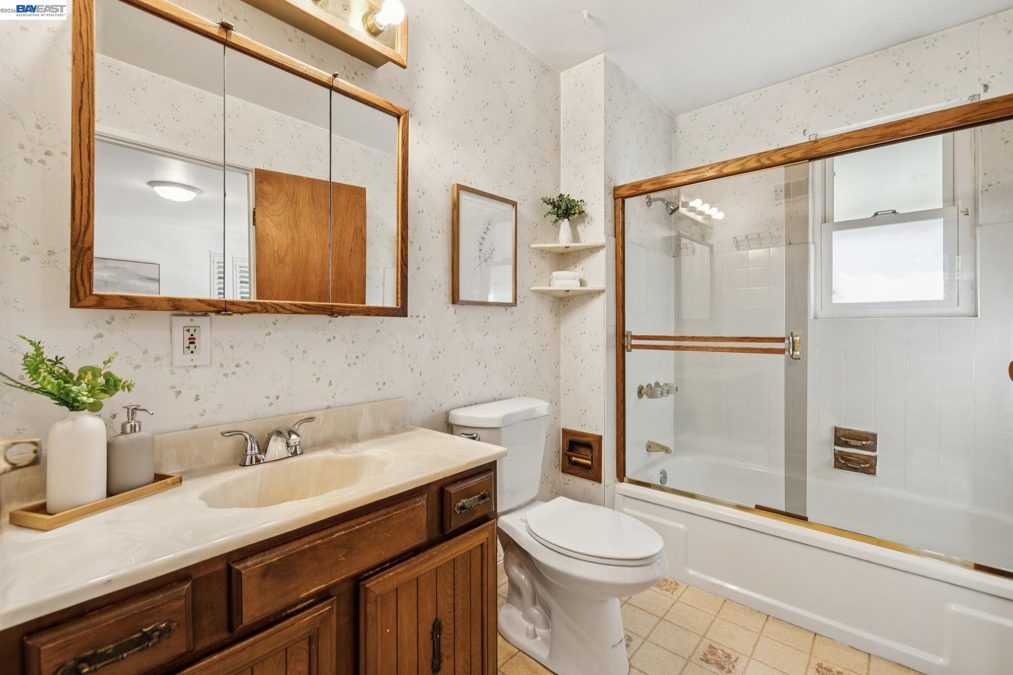 Detail Gallery Image 31 of 59 For 23719 Nevada Rd, Hayward,  CA 94541 - 3 Beds | 2 Baths