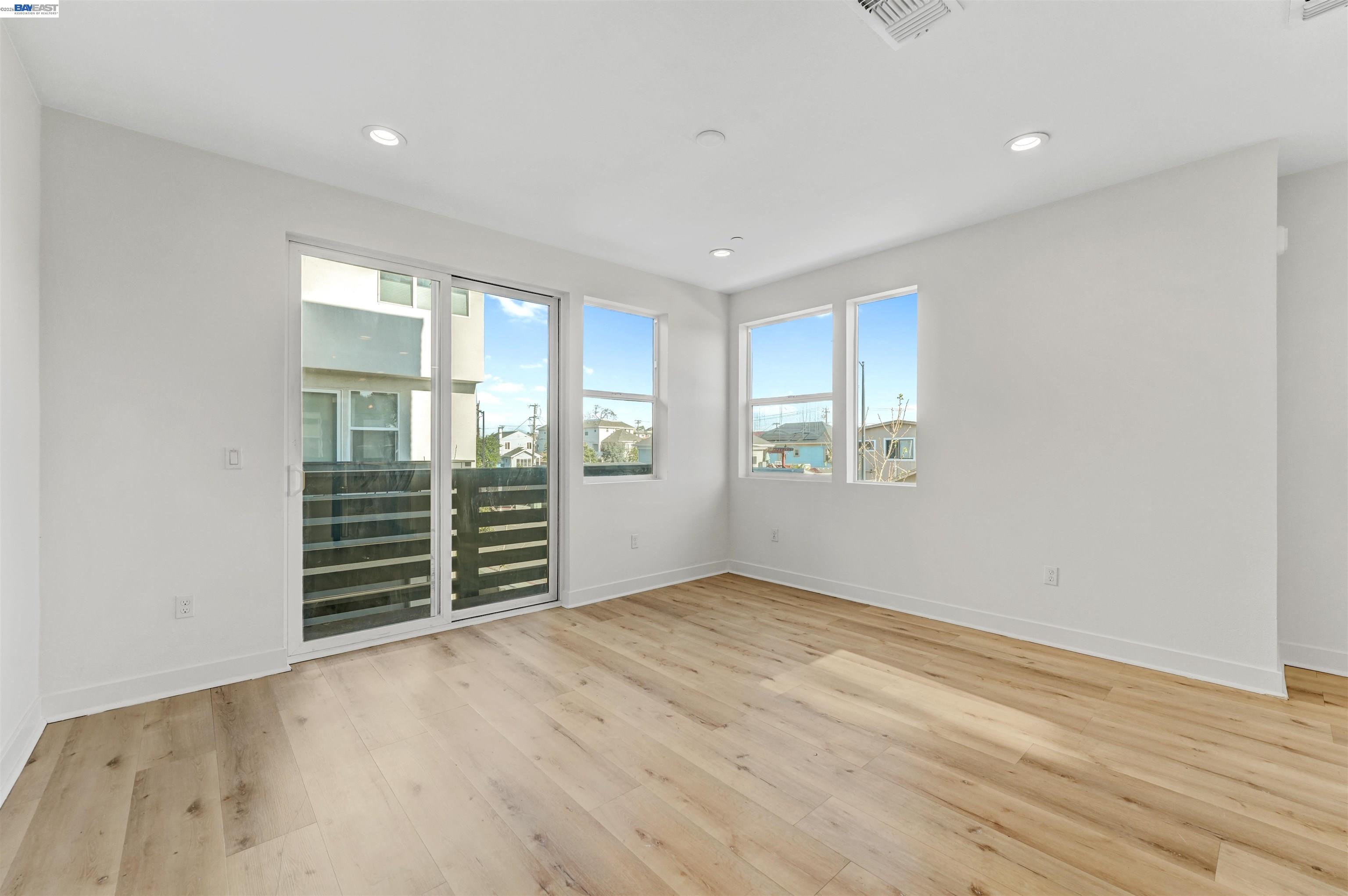 Photo #4: 41127674 Listing: Photo #4