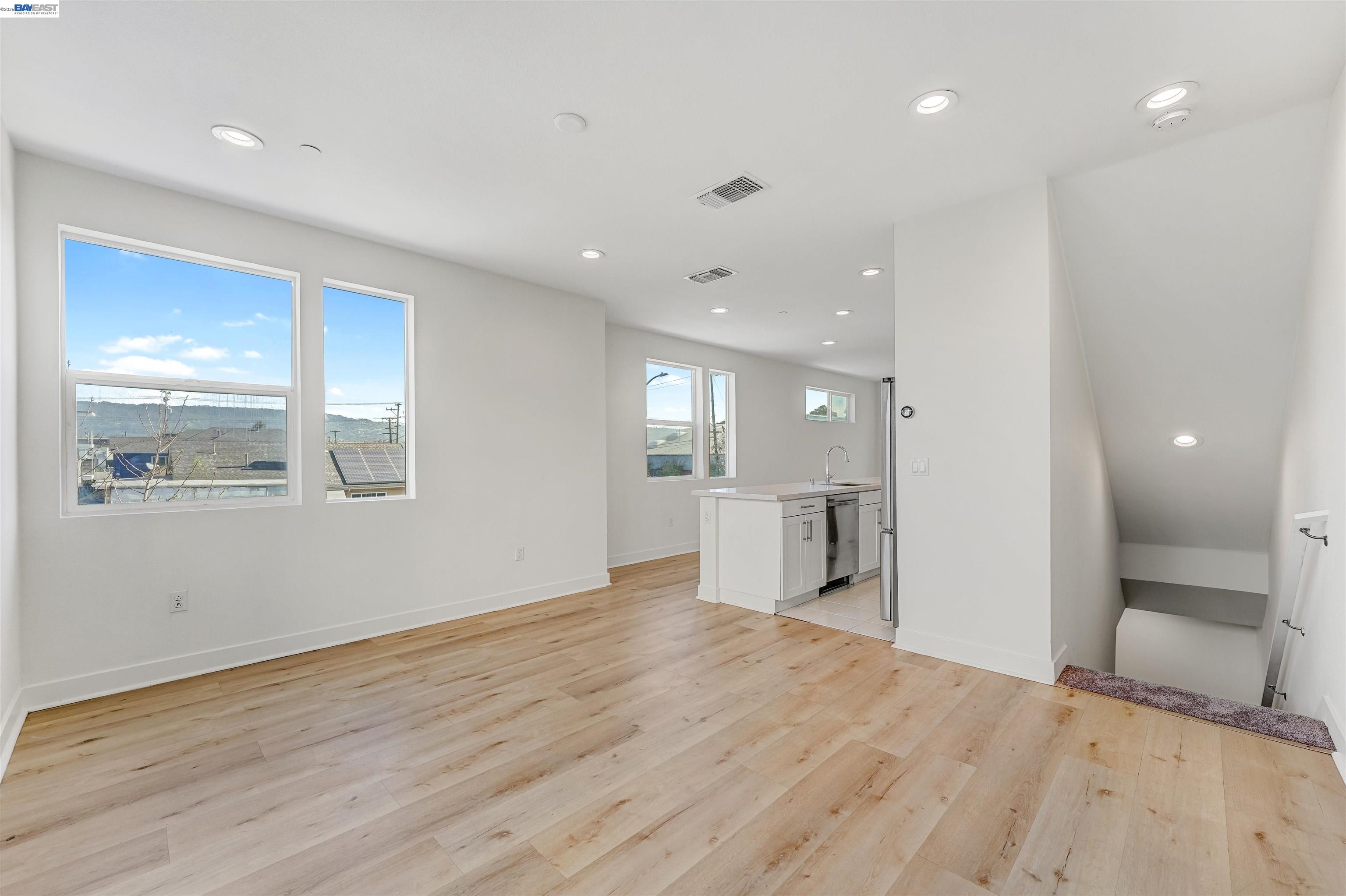 Photo #6: 41127674 Listing: Photo #6